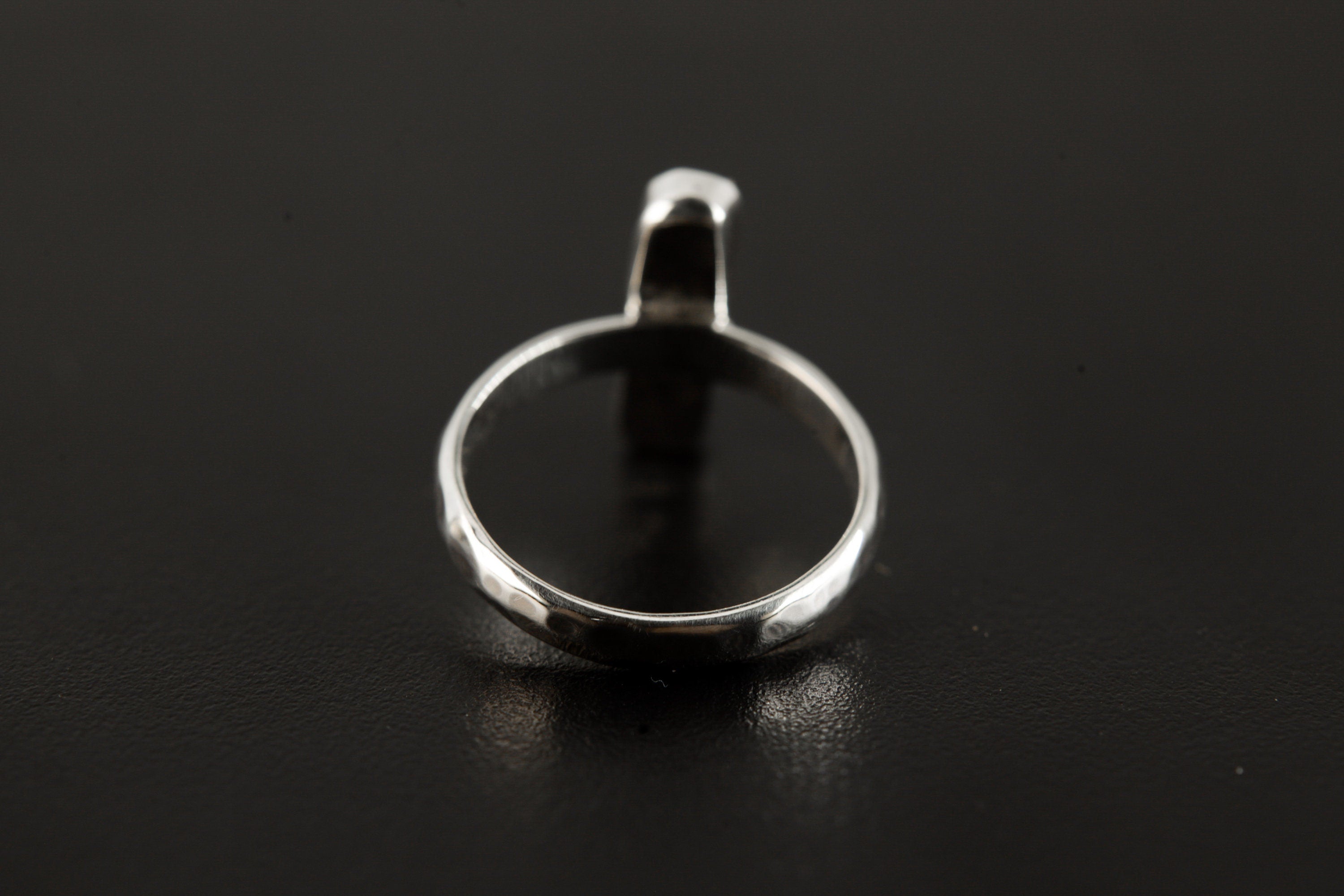 Vera Cruz Elegance - Sterling Silver Ring - Hammer Textured & Shiny Finish - Size 5 US