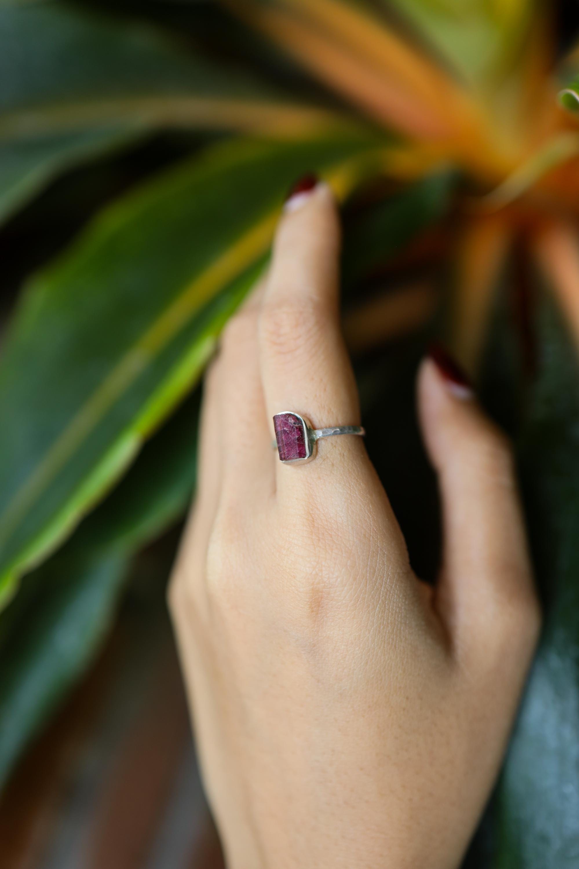 Pink gem Tourmaline Rubellite - Stack Crystal Ring - Size 5 US - 925 Sterling Silver - Thin Band Hammer Textured