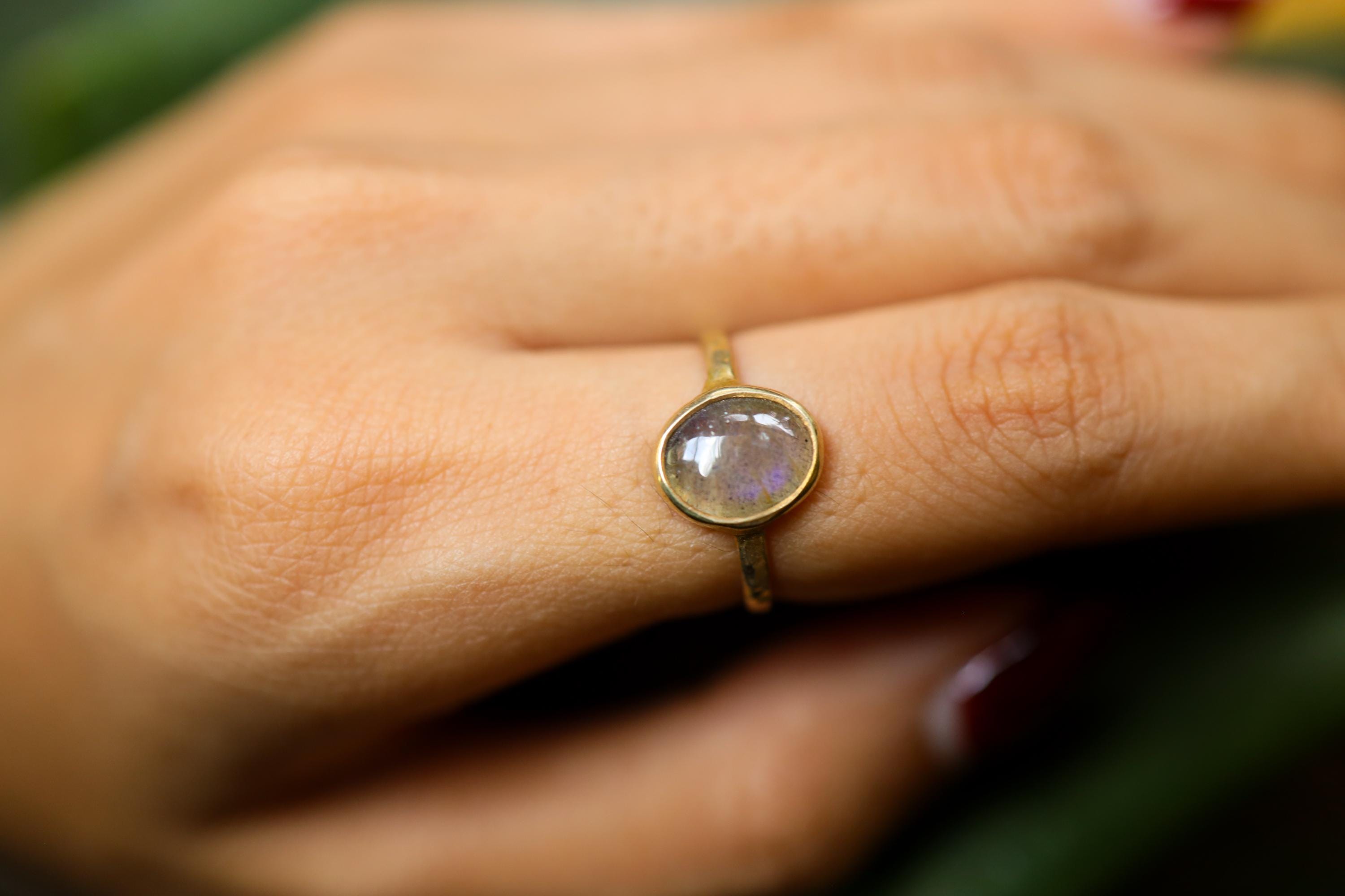 High Grade Labradorite - Stack Crystal Ring - Size 5 US - Gold Plated 925 Sterling Silver - Thin Band Hammer Textured