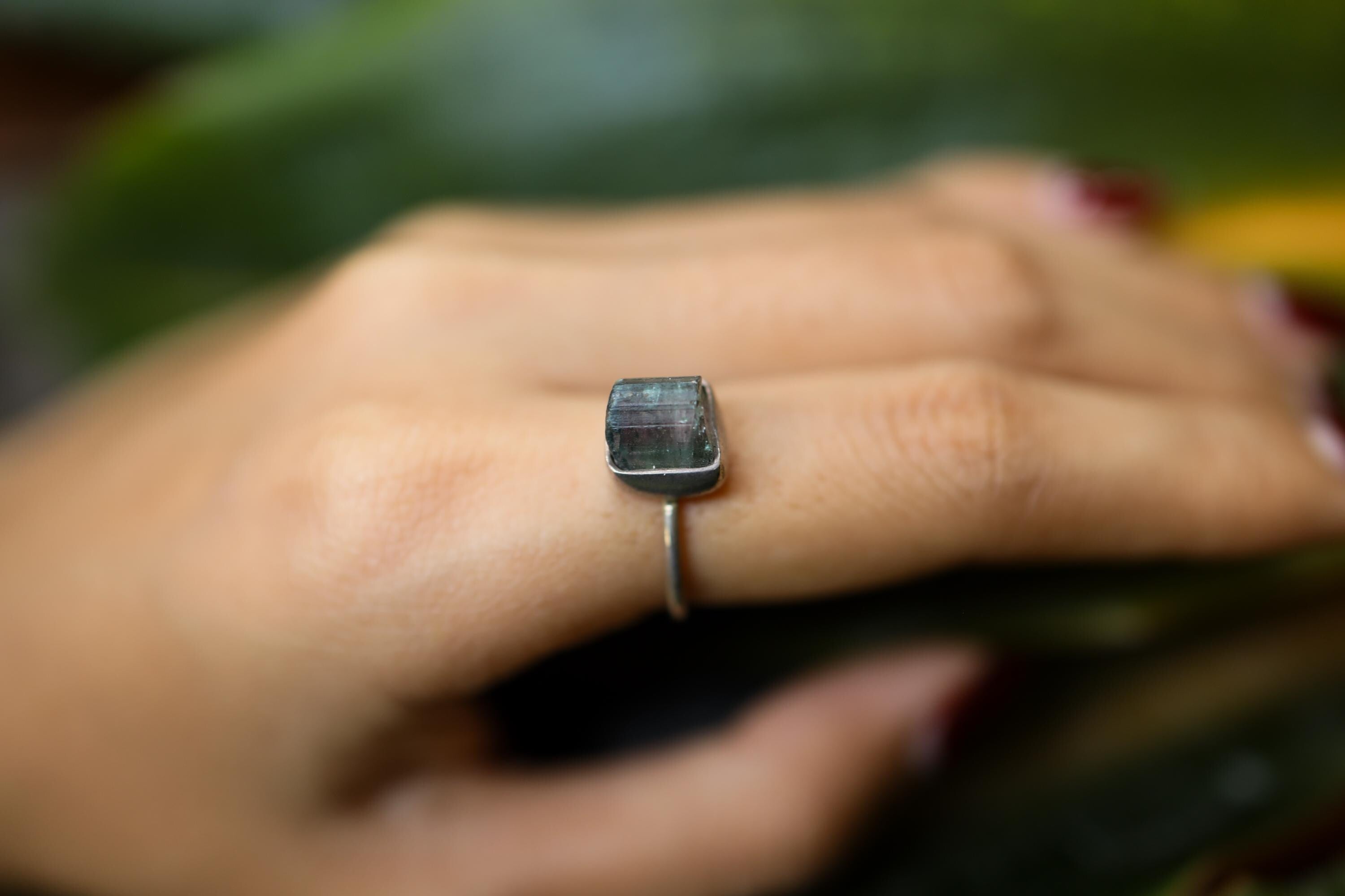 Size US 5 - Blue rinde Raw Watermelon Tourmaline - Fine 925 Sterling Silver Round Ring Band -