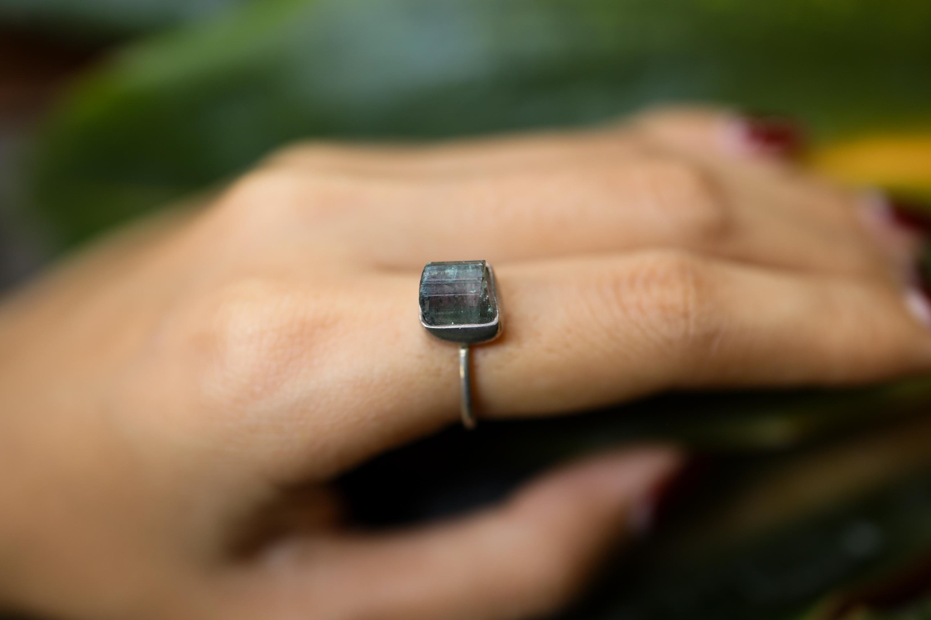 Size US 5 - Blue rinde Raw Watermelon Tourmaline - Fine 925 Sterling Silver Round Ring Band -
