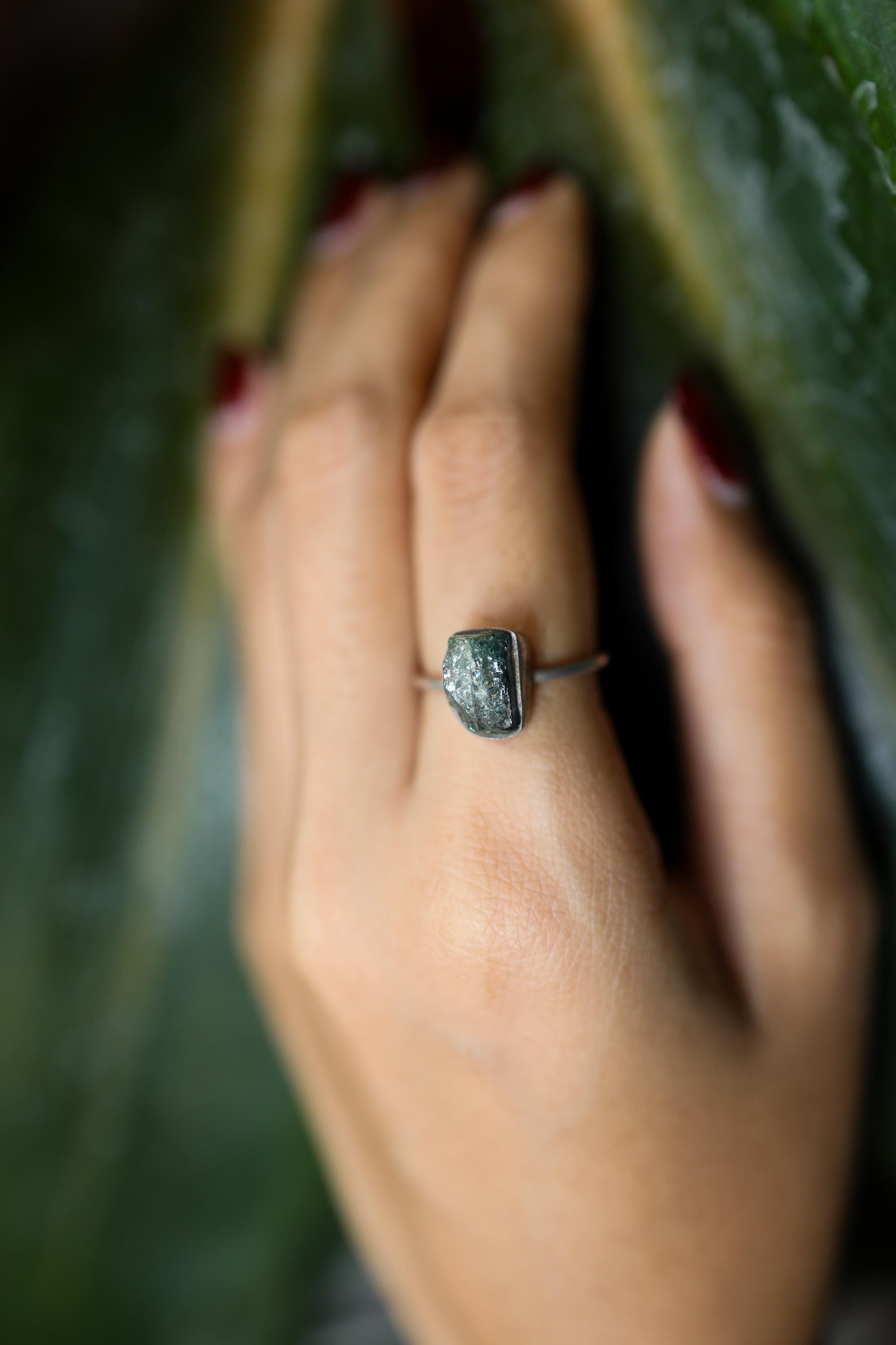 Raw Blue Tourmaline - 925 Sterling Silver - Size 6
