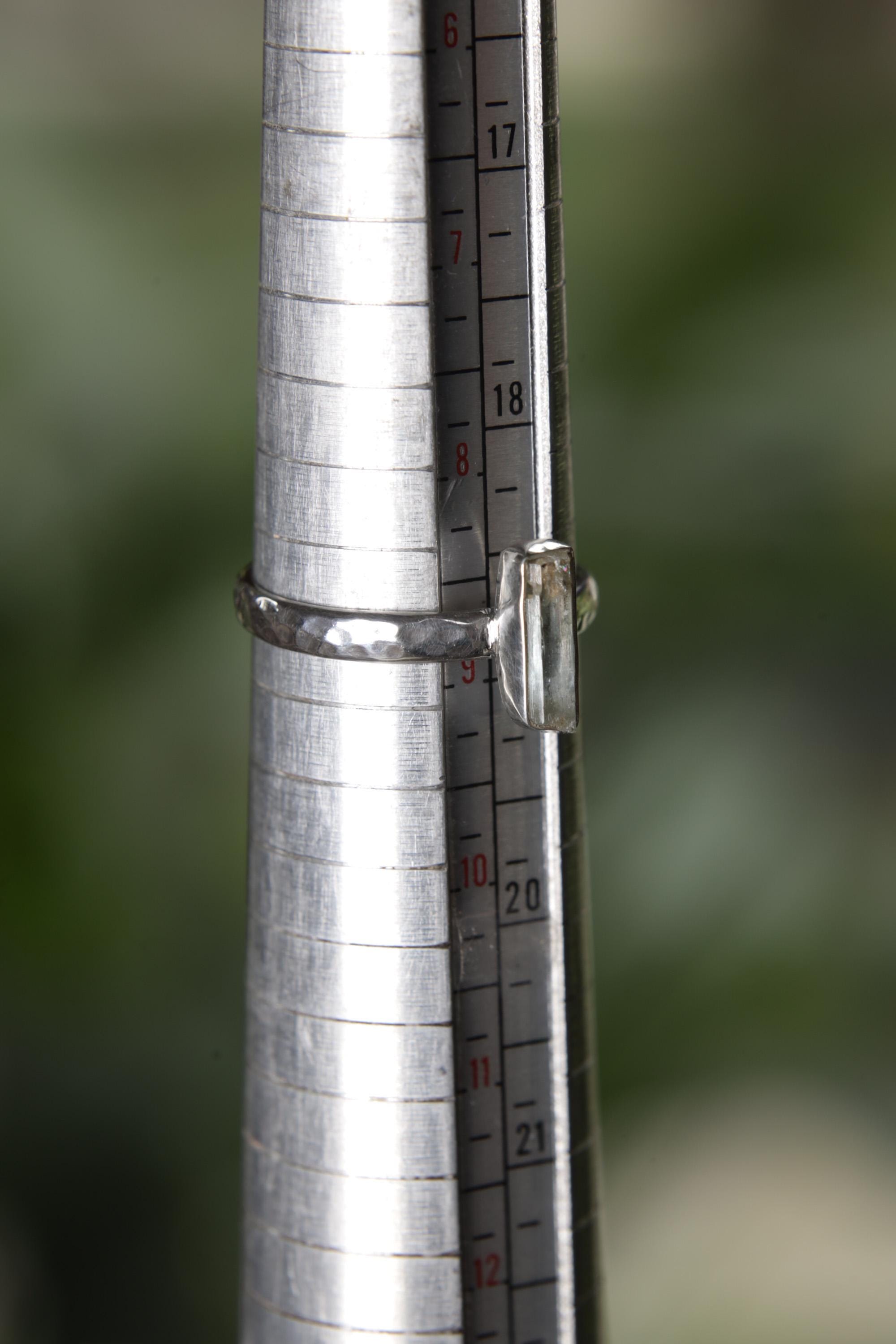 Short Gemmy Australian Aquamarine Ring, Sterling Silver, Hammer Textured & Shiny Crystal Band, Size 9 US, Throat Chakra, Pisces/Aquarius