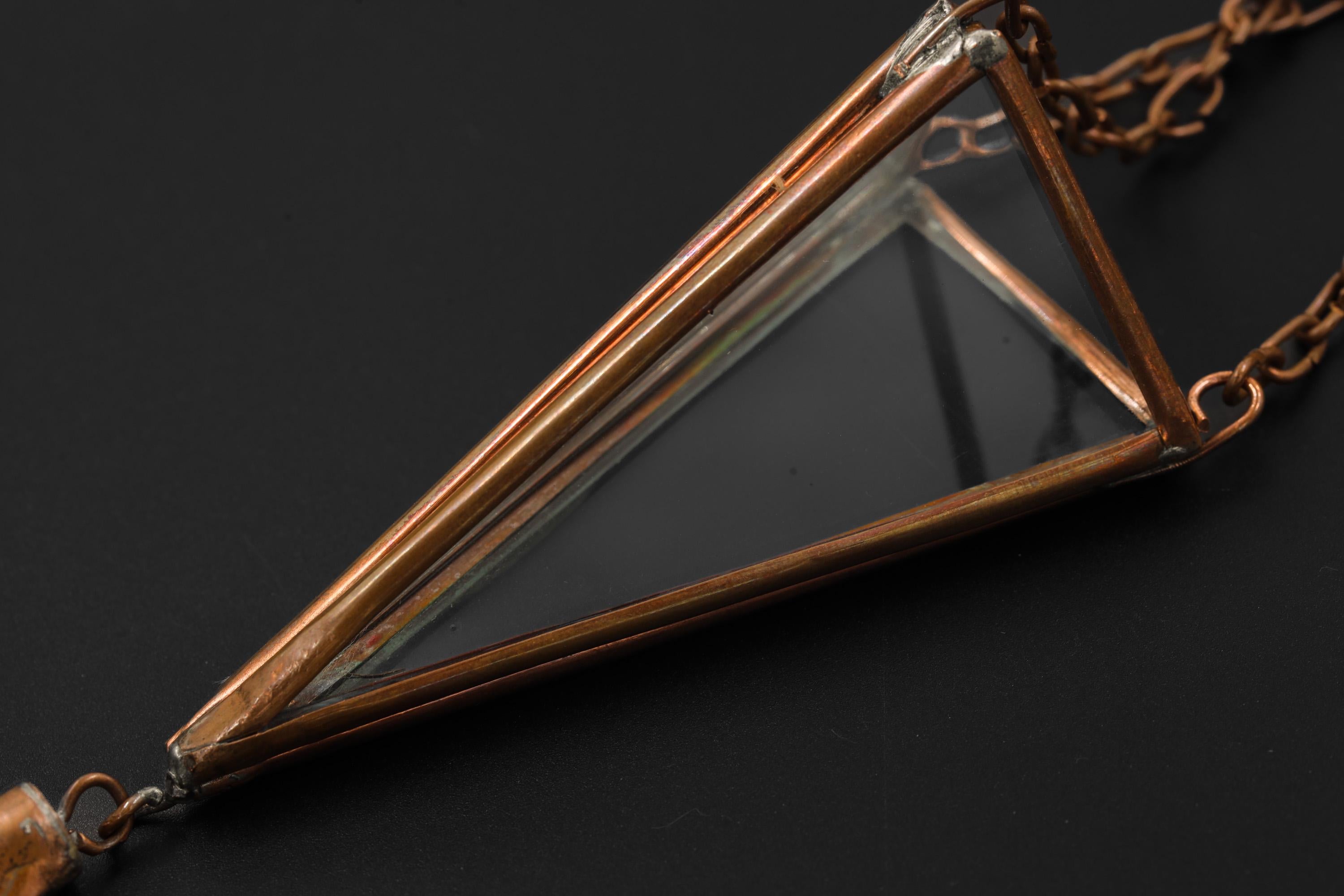 Copper Triangle Quartz Hanging Decoration – Geometric Glass Ornament, Raw Crystal Point, Boho Room & Sacred Space Decor