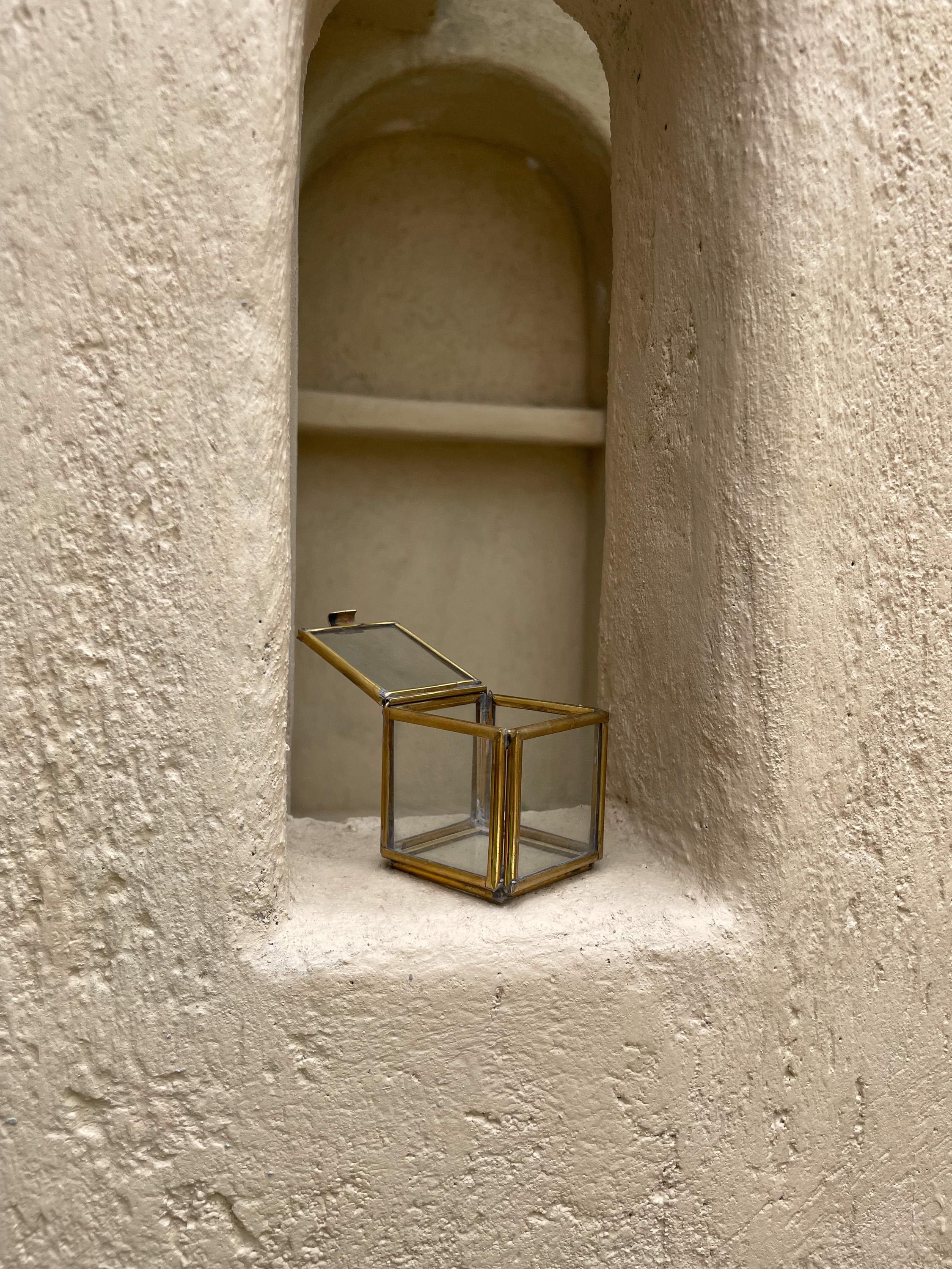 Compact Handcrafted Charm: Small Square Premium Gem Display Box with Gold-Toned Brass - Ideal for Elegant Jewelry Presentation