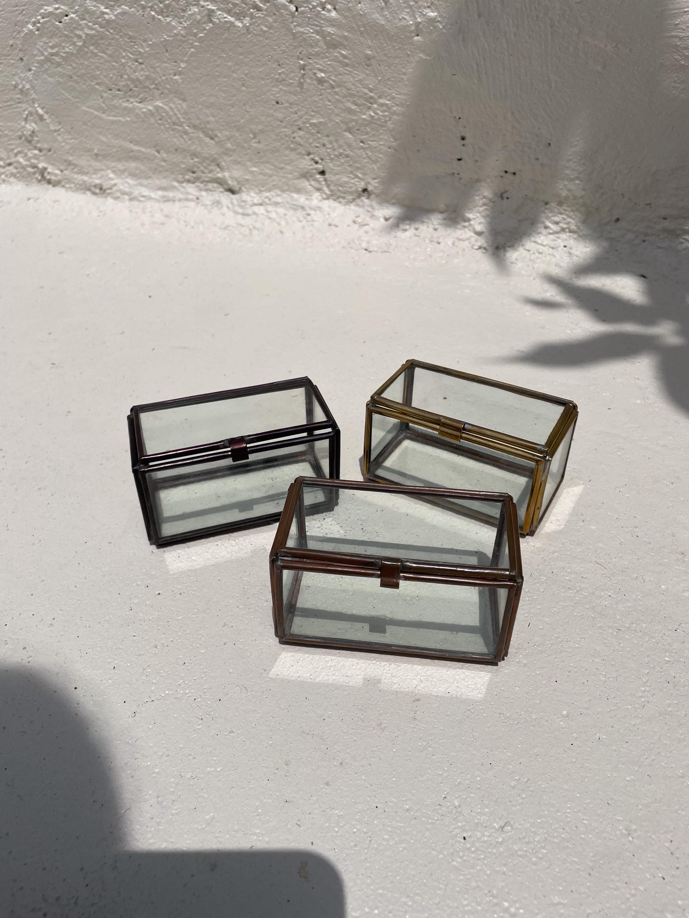 Handcrafted Elegance: Large Rectangular Premium Gem Display Box with Gold-Toned Brass Finish - Perfect for Jewelry & Gem Presentation