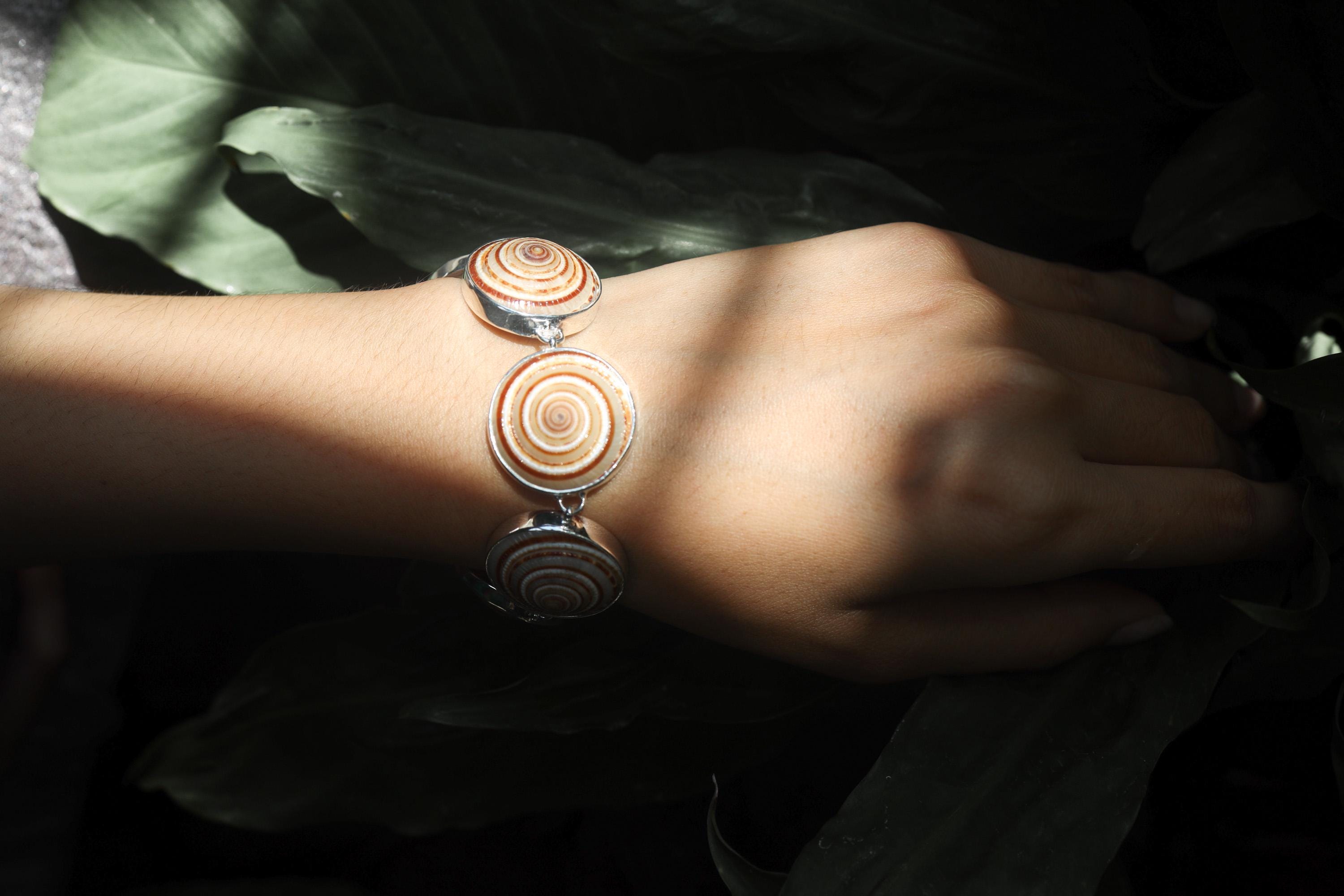 Shell Cabochon Bracelet 925 Silver Spiral Fossil Look Ocean Jewelry Beige Caramel Toggle Clasp Handmade Coastal Gift