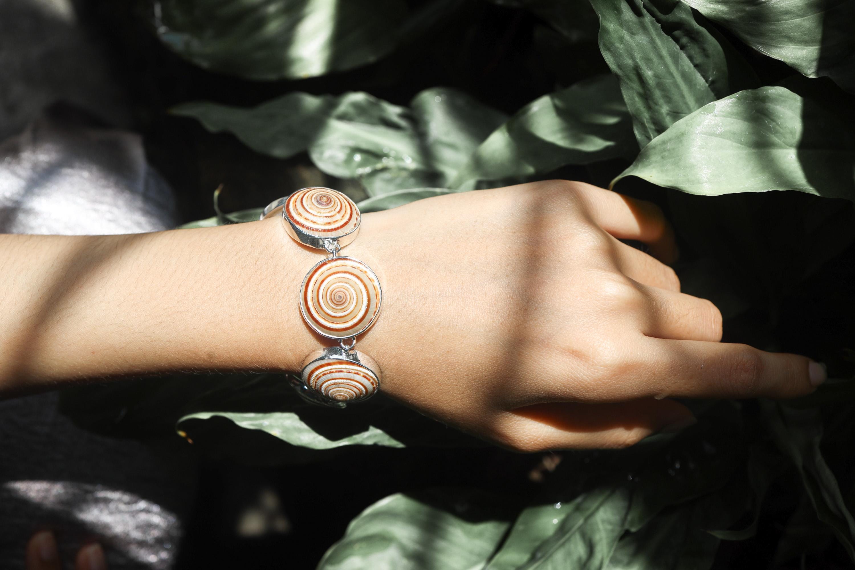 Shell Cabochon Bracelet 925 Silver Spiral Fossil Look Ocean Jewelry Beige Caramel Toggle Clasp Handmade Coastal Gift