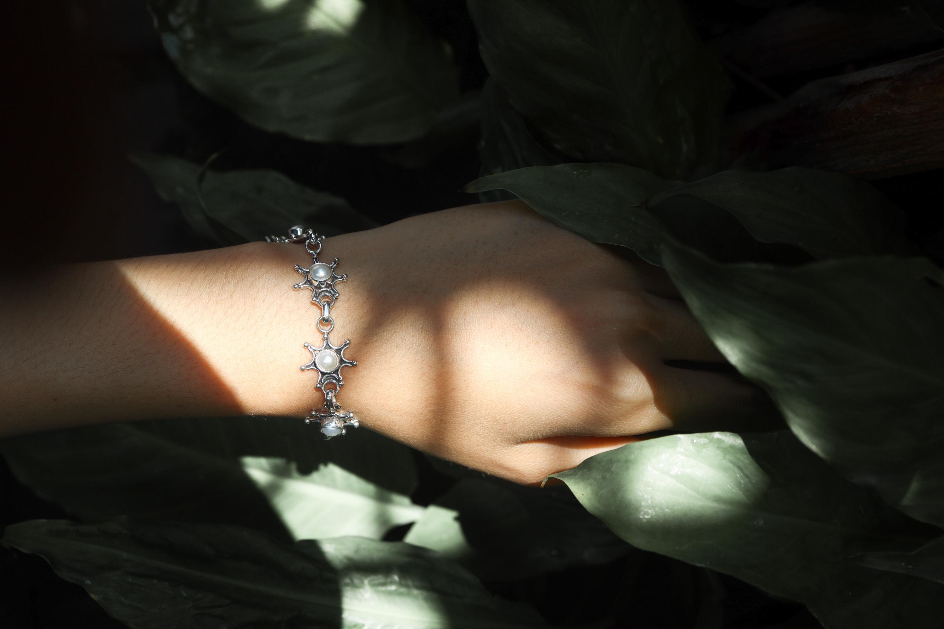 Freshwater Pearl Bracelet 925 Sterling Silver Starburst Design, Handmade Adjustable Chain Jewelry, Healing Crystal Gift for Her