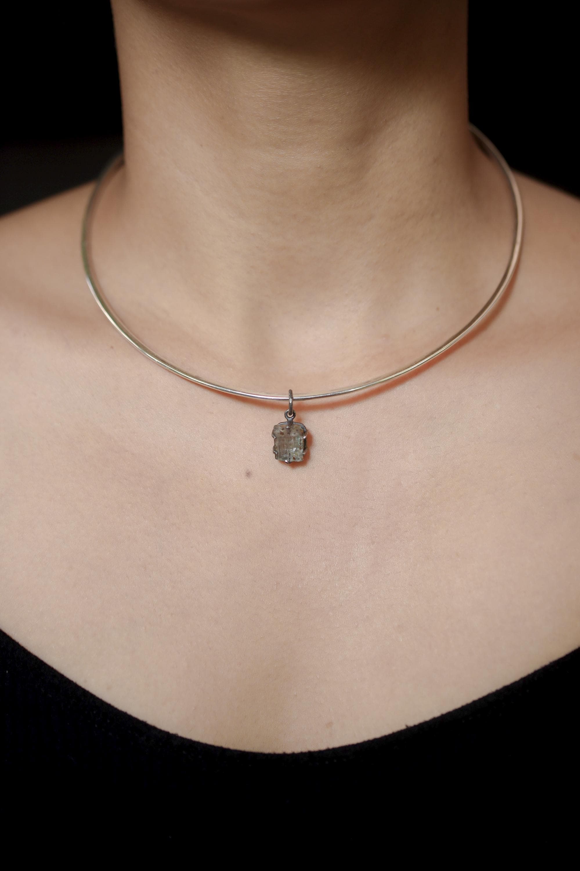 Australian Raw Gem Aquamarine wand Pendant, Sterling Silver Claw Setting, Oxidized Hammer Texture, Throat Chakra Healing Jewelry Gift