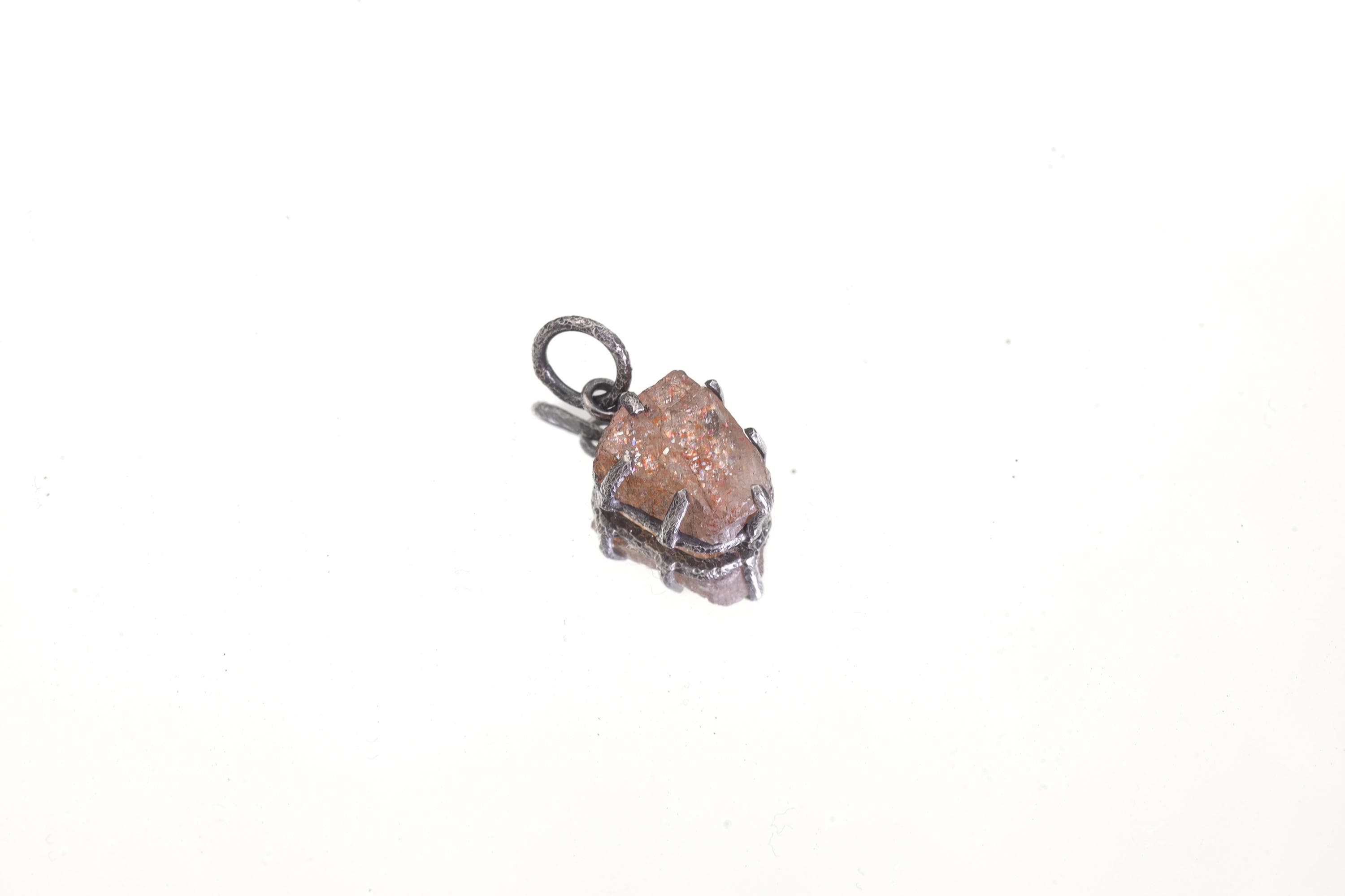 Facet Grad Raw Sunstone Pendant 925 Sterling Silver, Specimen Chunk, Hammer Textured, Oxidized, Claw Setting, Healing Jewelry Gift