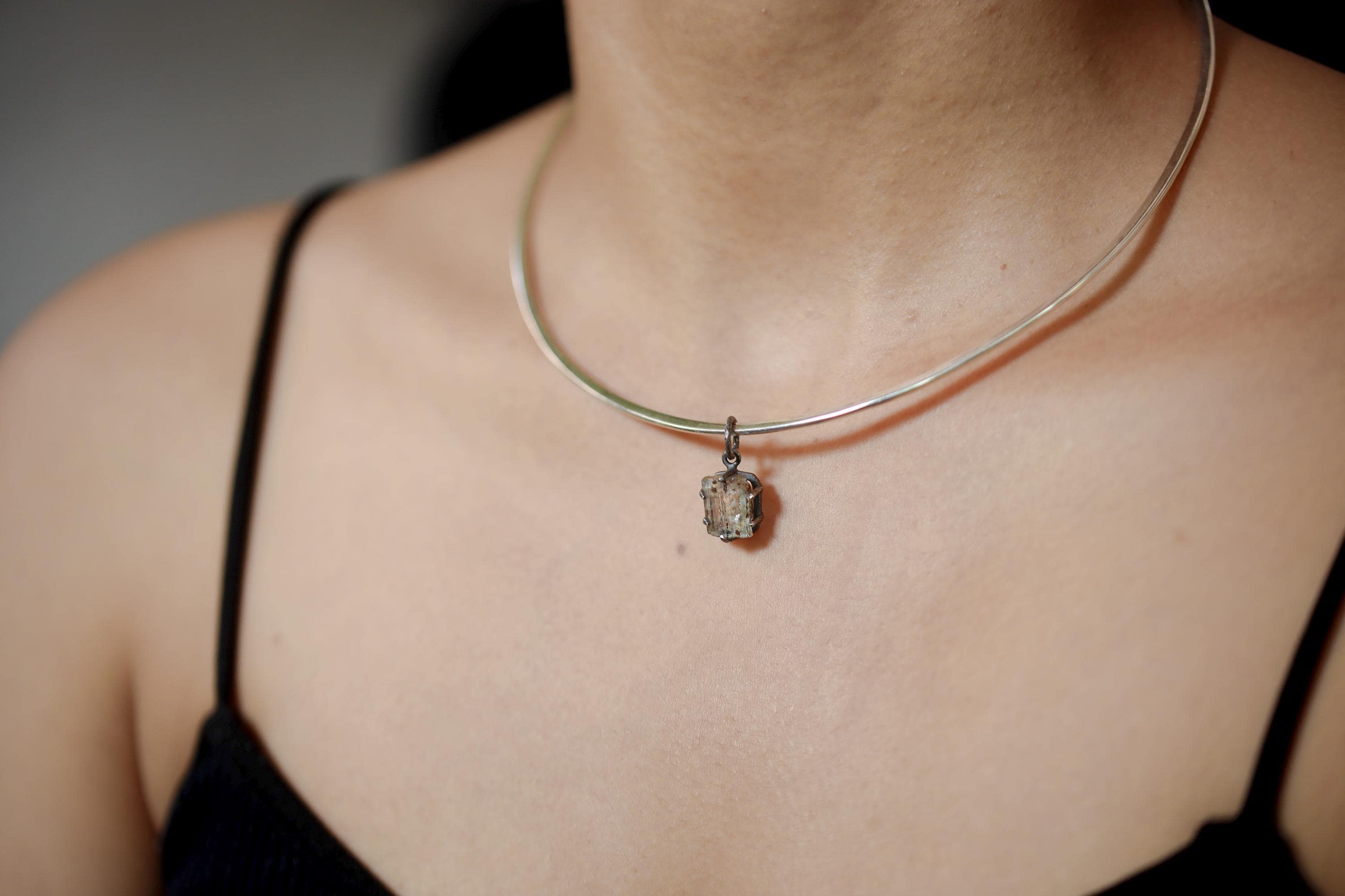 Australian Raw Gem Aquamarine wand Pendant, Sterling Silver Claw Setting, Oxidized Hammer Texture, Throat Chakra Healing Jewelry Gift