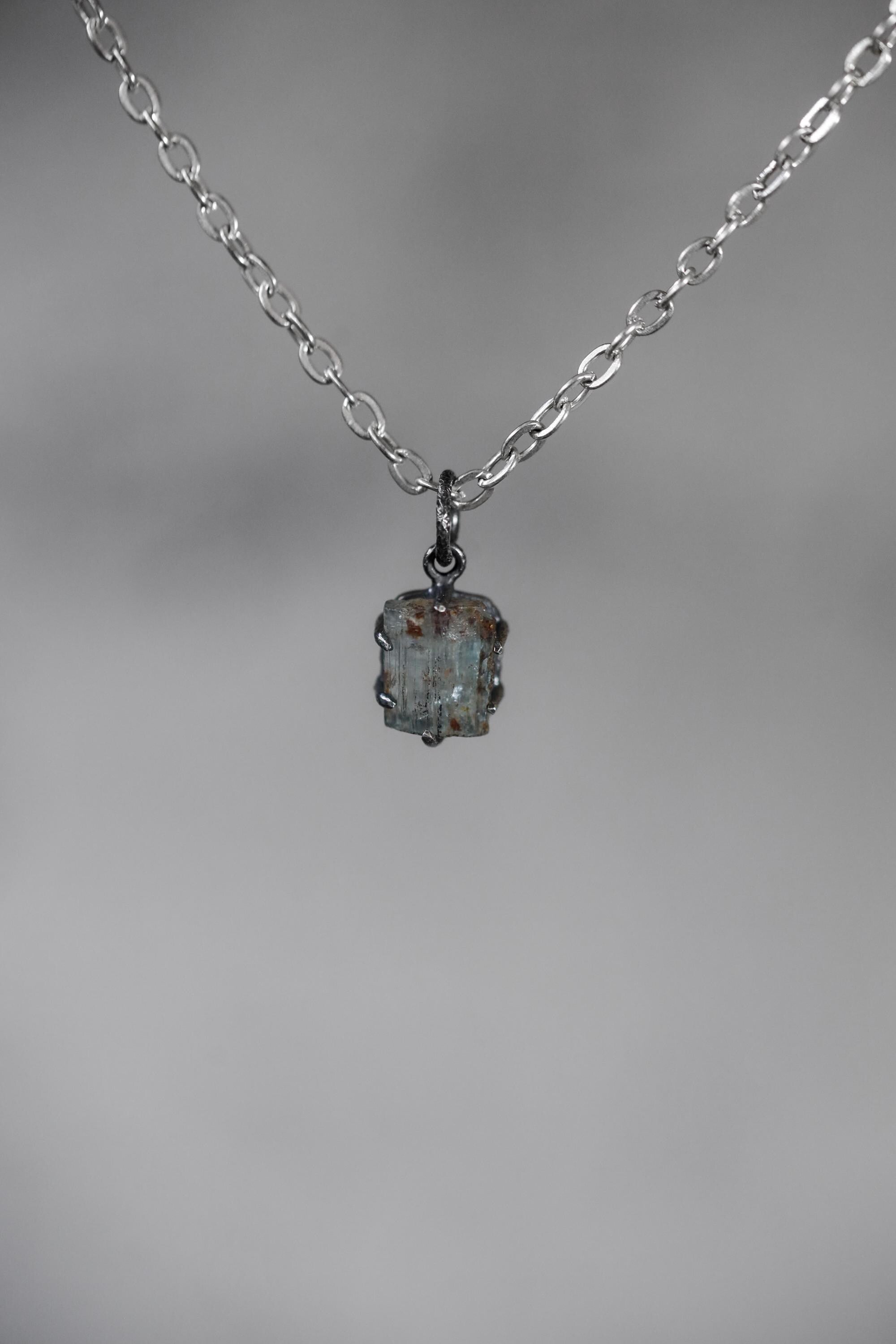 Australian Raw Gem Aquamarine wand Pendant, Sterling Silver Claw Setting, Oxidized Hammer Texture, Throat Chakra Healing Jewelry Gift