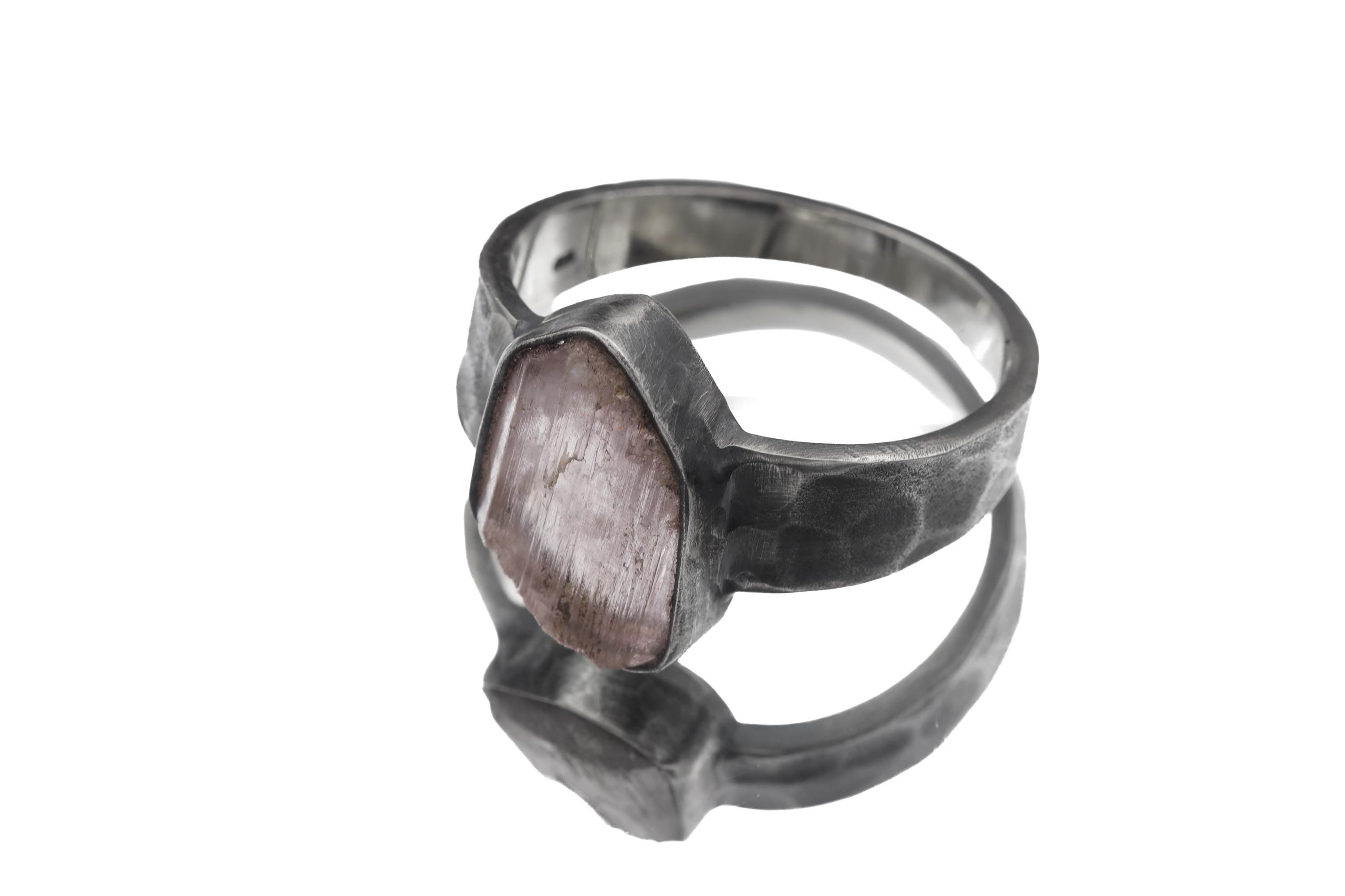 Raw Pink Kunzite Spodumene Specimen Ring 925 Silver Hammered Band High Grade Stone Heart Chakra Emotional Clarity Jewelry Christmas Gift