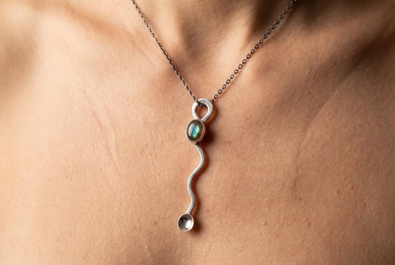 Labradorite Spoon Pendant: 925 Sterling Silver Necklace