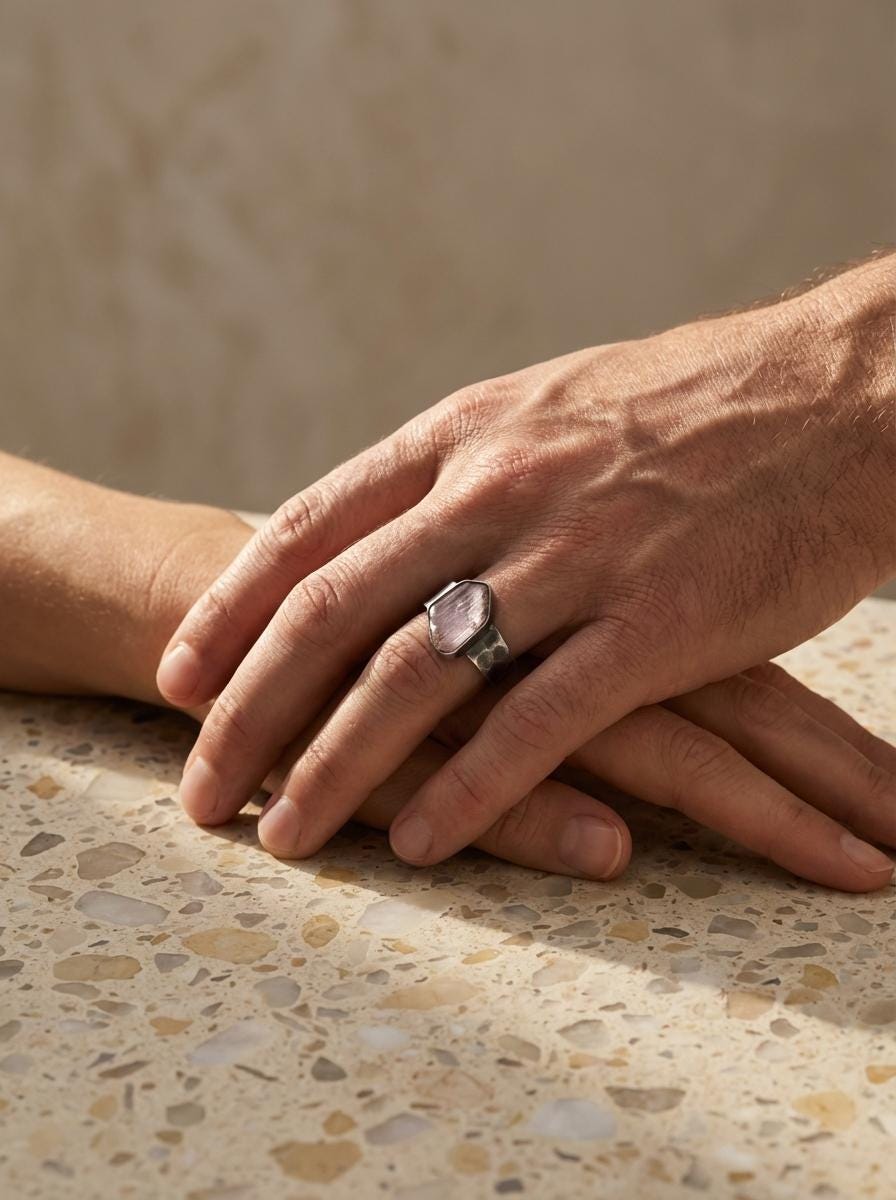 Raw Pink Kunzite Spodumene Specimen Ring 925 Silver Hammered Band High Grade Stone Heart Chakra Emotional Clarity Jewelry Christmas Gift