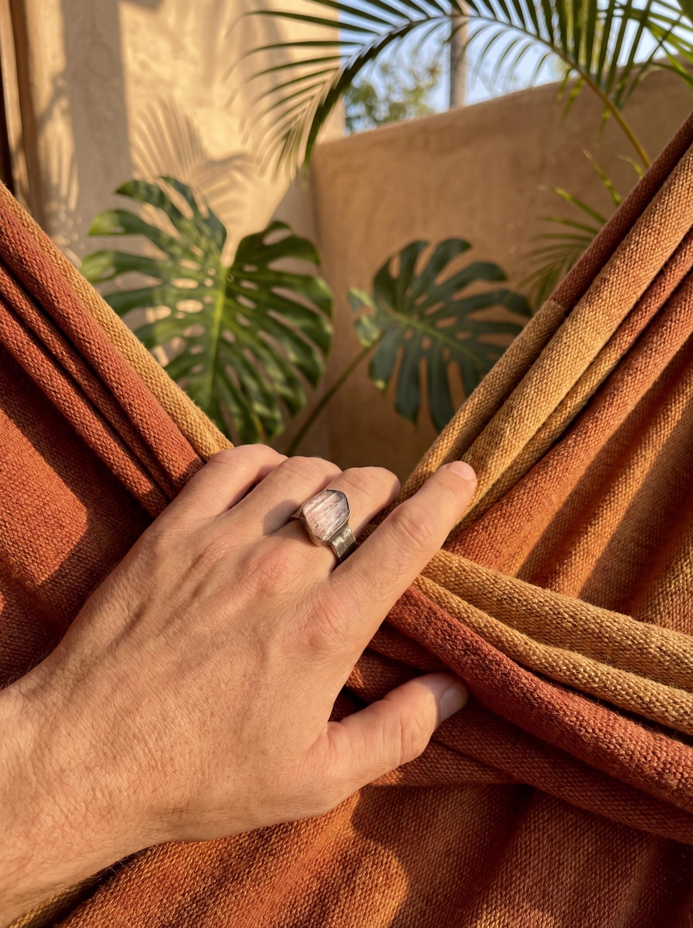 Raw Pink Kunzite Spodumene Specimen Ring 925 Silver Hammered Band High Grade Stone Heart Chakra Emotional Clarity Jewelry Christmas Gift