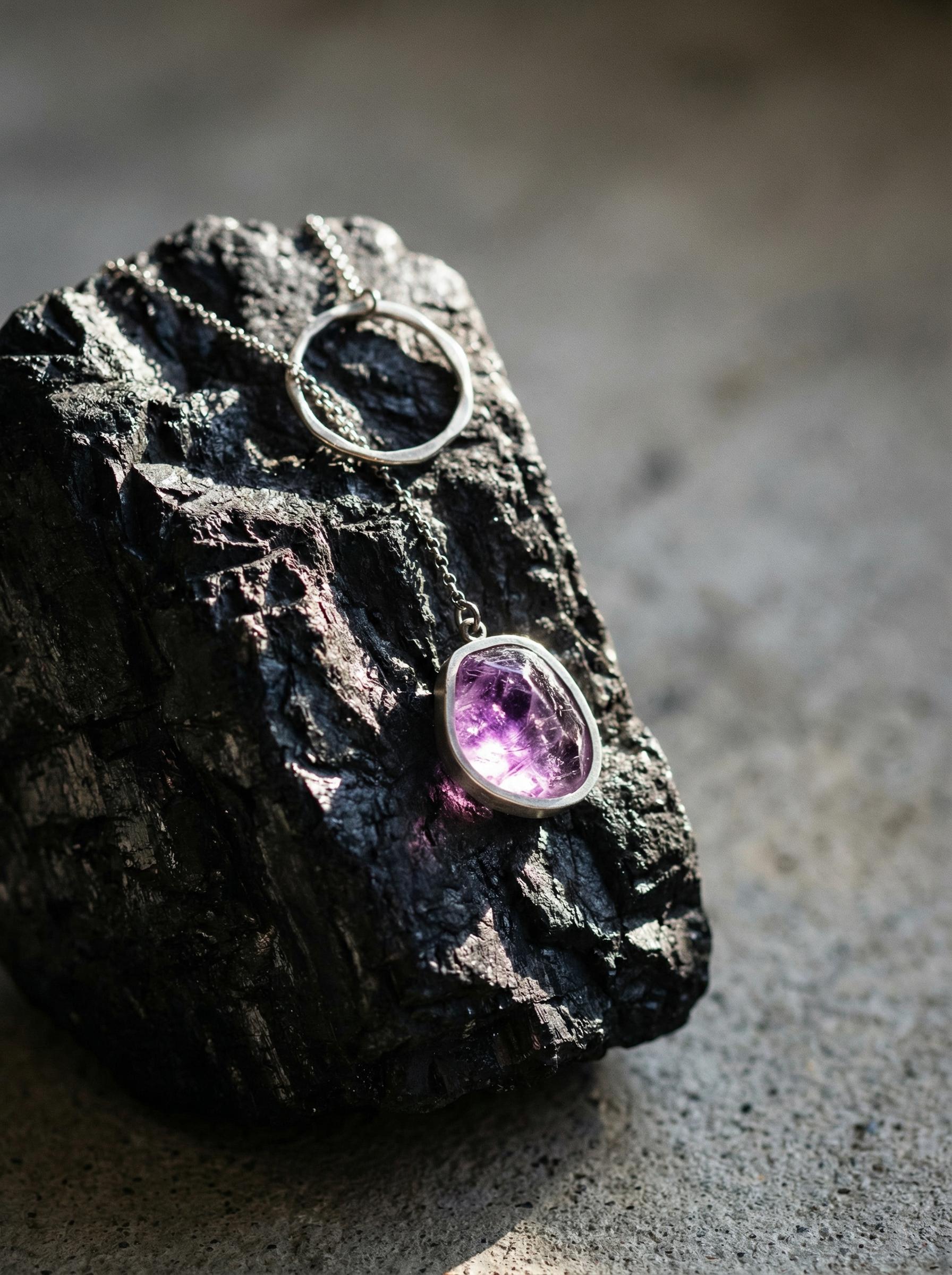 Amethyst Noose Necklace, 925 Oxidized Silver, Raw Crystal Pendant, Unique Loop Chain, Brushed Texture, Modern Spiritual Jewelry