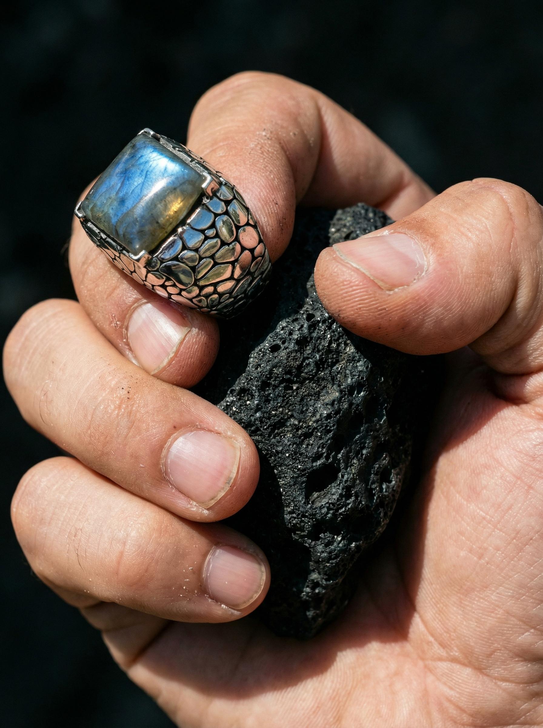 Square Labradorite Silver Ring 925 Oxidized Armadillo Scale Band Blue Flash Protection Jewelry Size 9 US