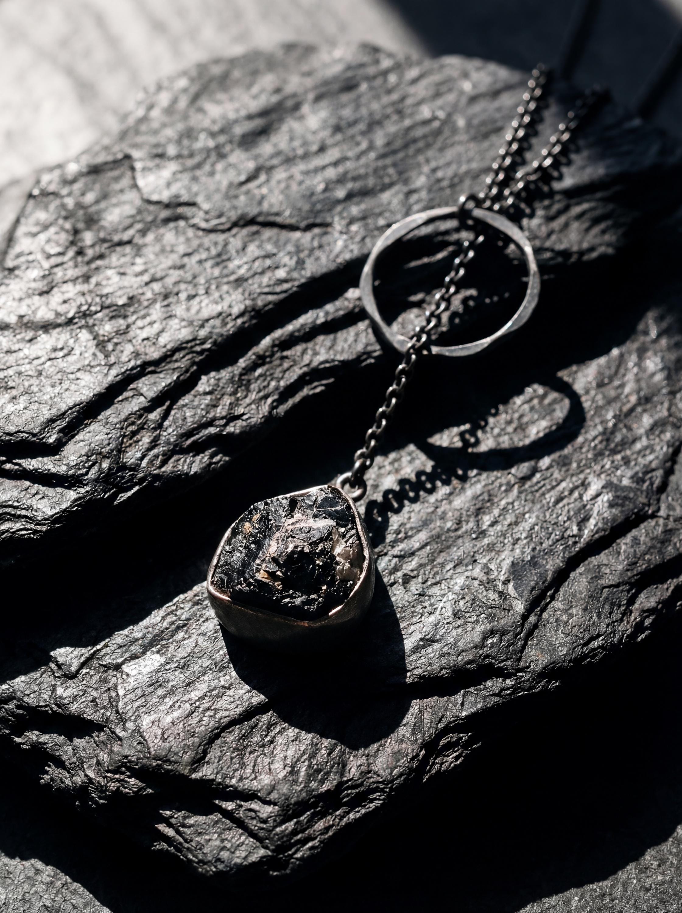 Black Tourmaline Noose Necklace, 925 Oxidized Silver, Raw Crystal Pendant, Adjustable Loop Chain, Brushed Finish, Grounding Amulet Jewelry