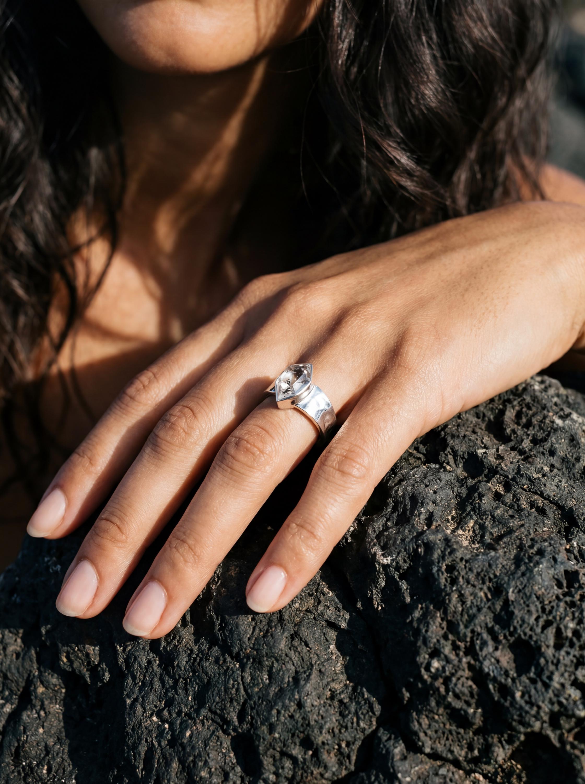 Herkimer Diamond Ring 925 Sterling Silver Raw Quartz Crystal Textured Hammered Band Crown Chakra Aries Sagittarius Gift