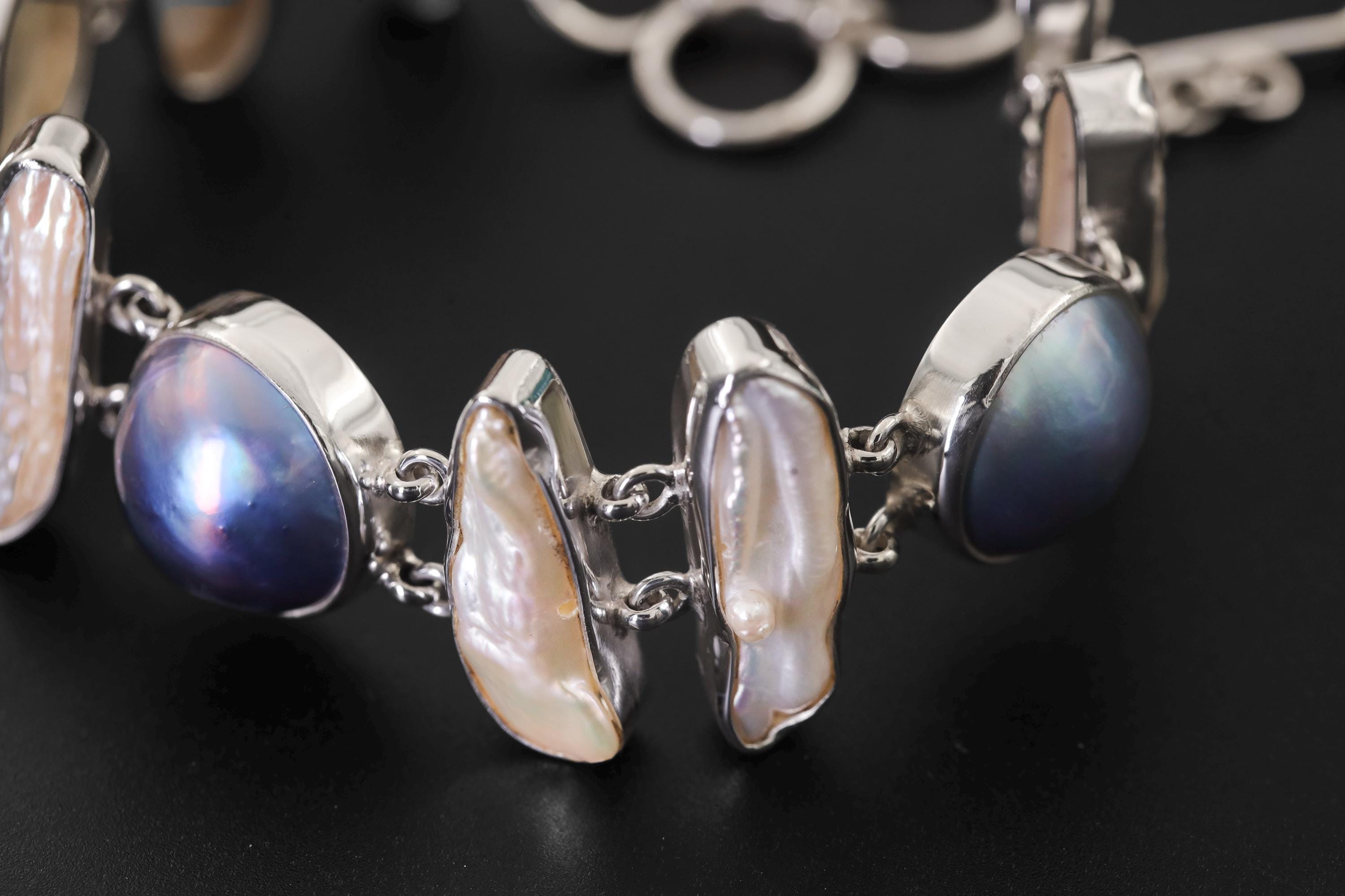 Black Freshwater Pearl Sterling Silver Bracelet – High Shine Toggle Clasp