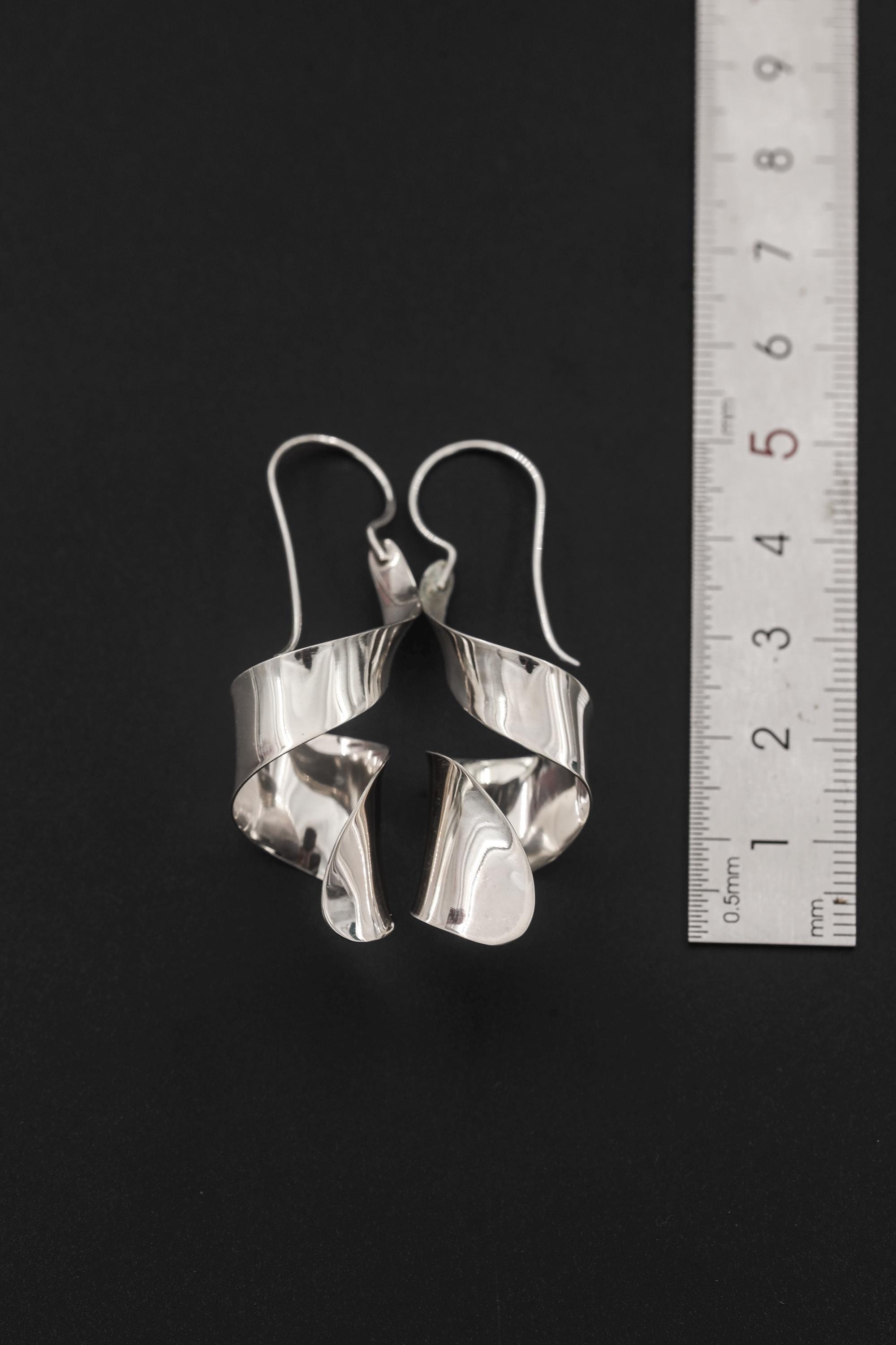 925 Silver Curl Drop Earrings, High Shine Polish, Sculptural Wave Design, Minimalist Dangle Jewelry, Elegant Sterling Silver Earrings Gift