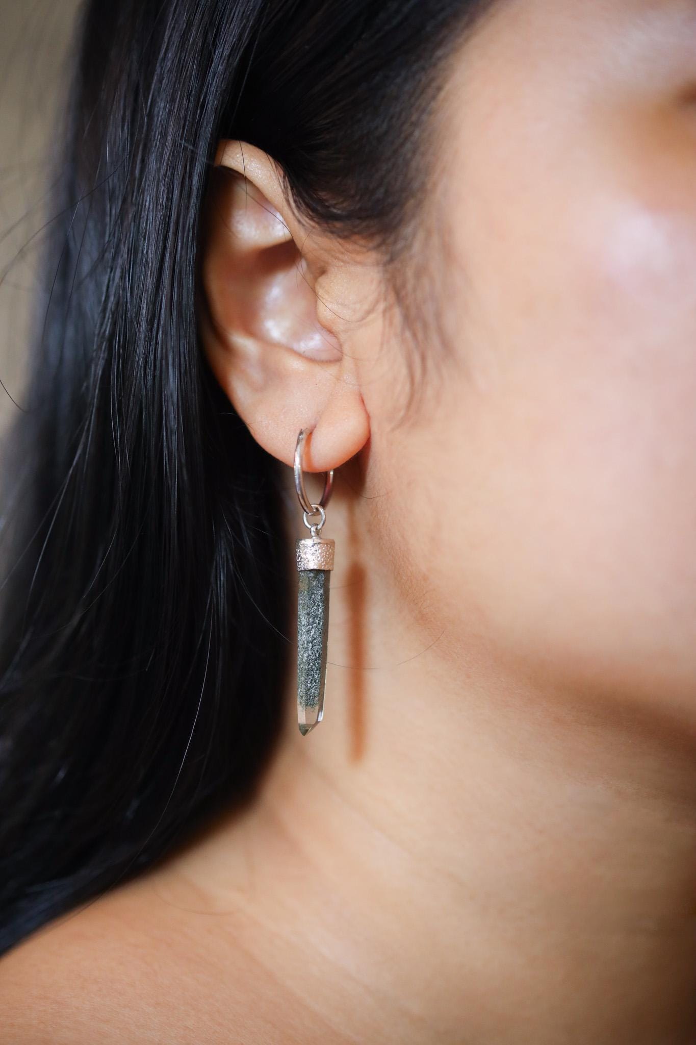 Himalayan Chlorite Quartz Single Hoop Earring 925 Sterling Silver Sand Textured Heart Crown Chakra Gift