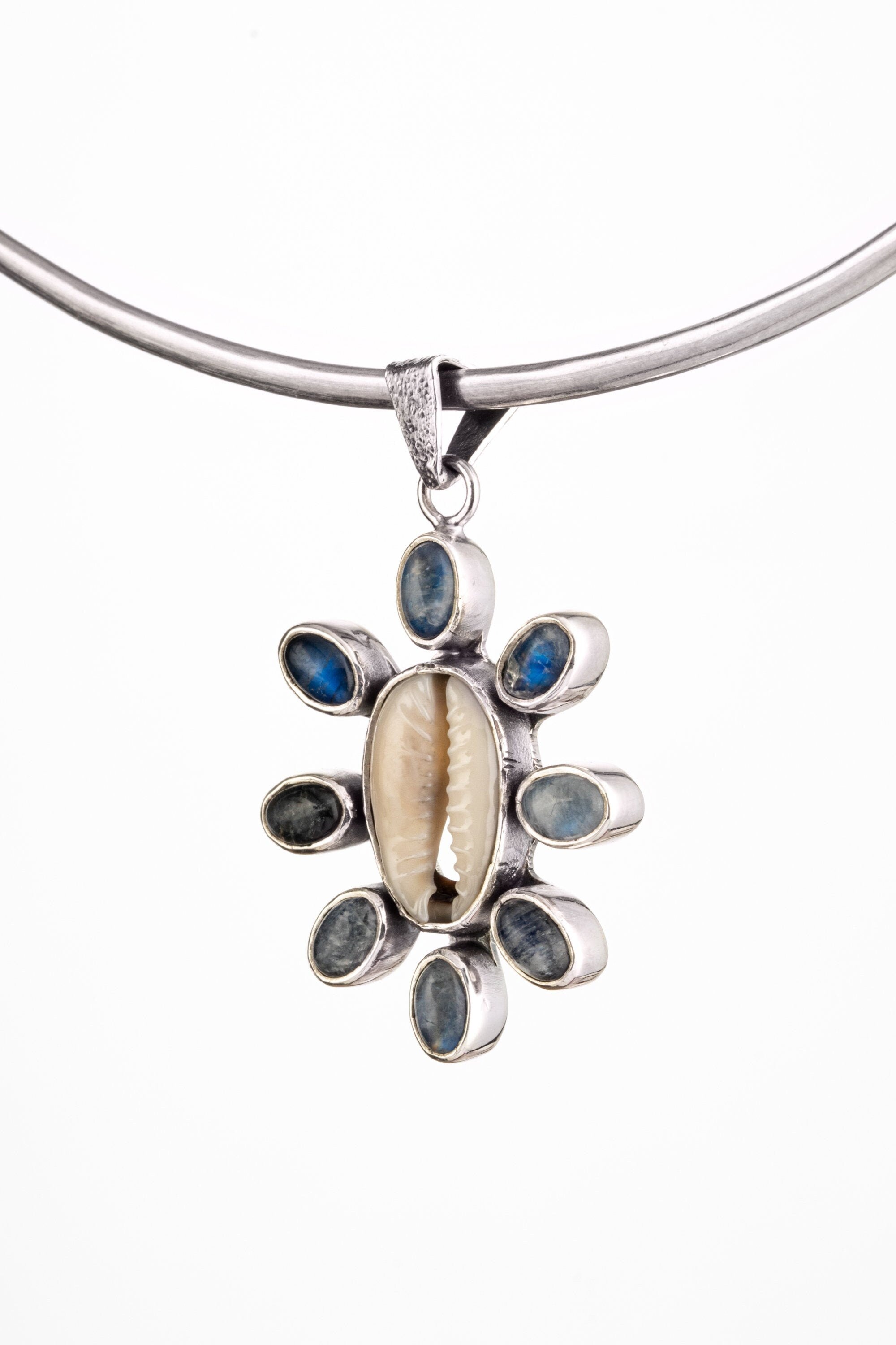Cowrie Shell & Moonstone - 925 Sterling Silver - Mandala Setting - Pendant Necklace No/9