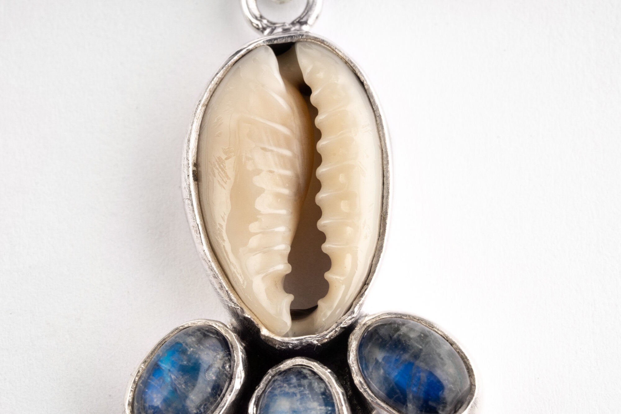Cowrie Shell & Moonstone - 925 Sterling Silver - Mandala Setting - Pendant Necklace No/6