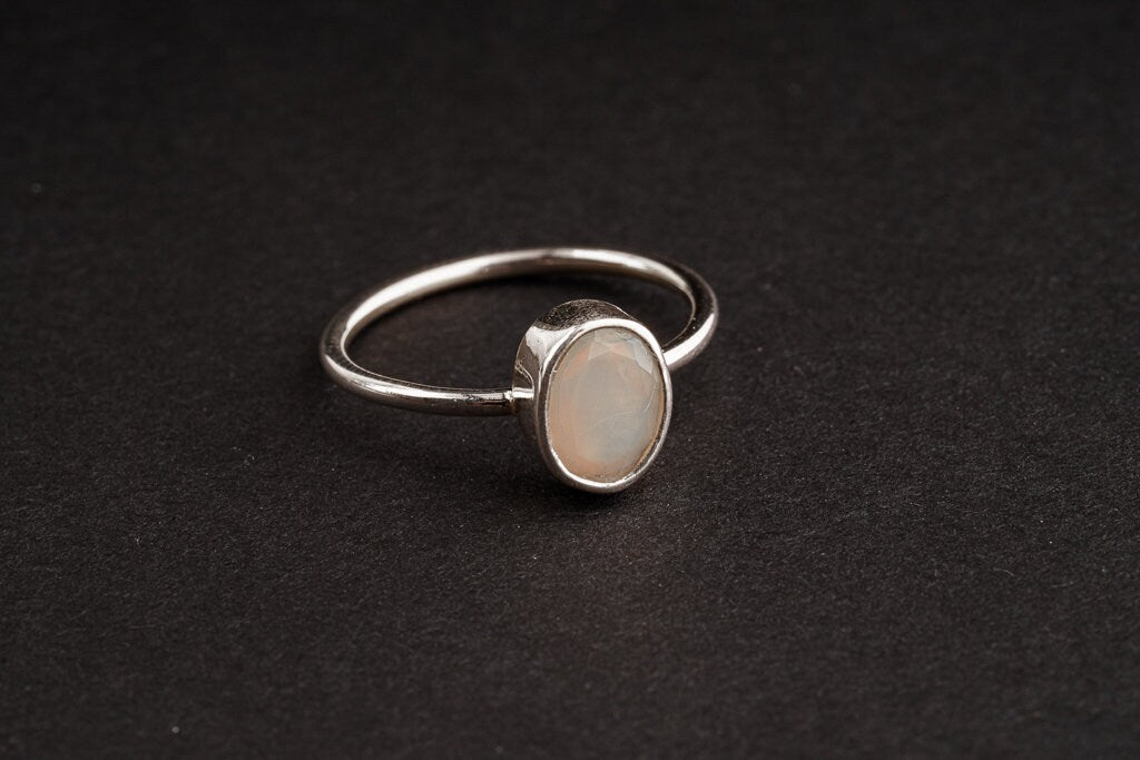 Faceted Ethiopian Opal   - Fine 925 Sterling Silver Round Ring Band  - Size US 5