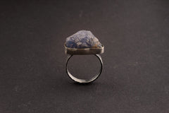 Brilliant raw Tanzanite -Fine 925 Sterling Silver Ring Band - Hammered Textured & Oxidised - Size US 8