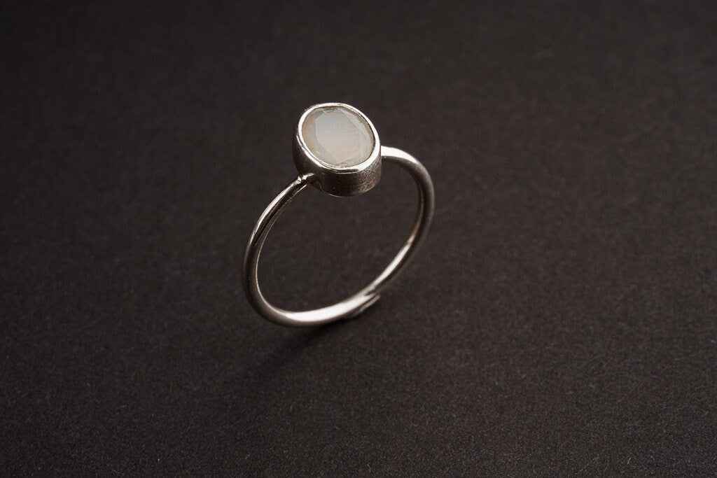 Faceted Ethiopian Opal   - Fine 925 Sterling Silver Round Ring Band  - Size US 5