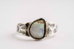 US 6.3 - Solid White Sparkling Precious Lightening Ridge Opal - Solid 925 Sterling Silver - Hammer Textured & Oxidised - Crystal Ring