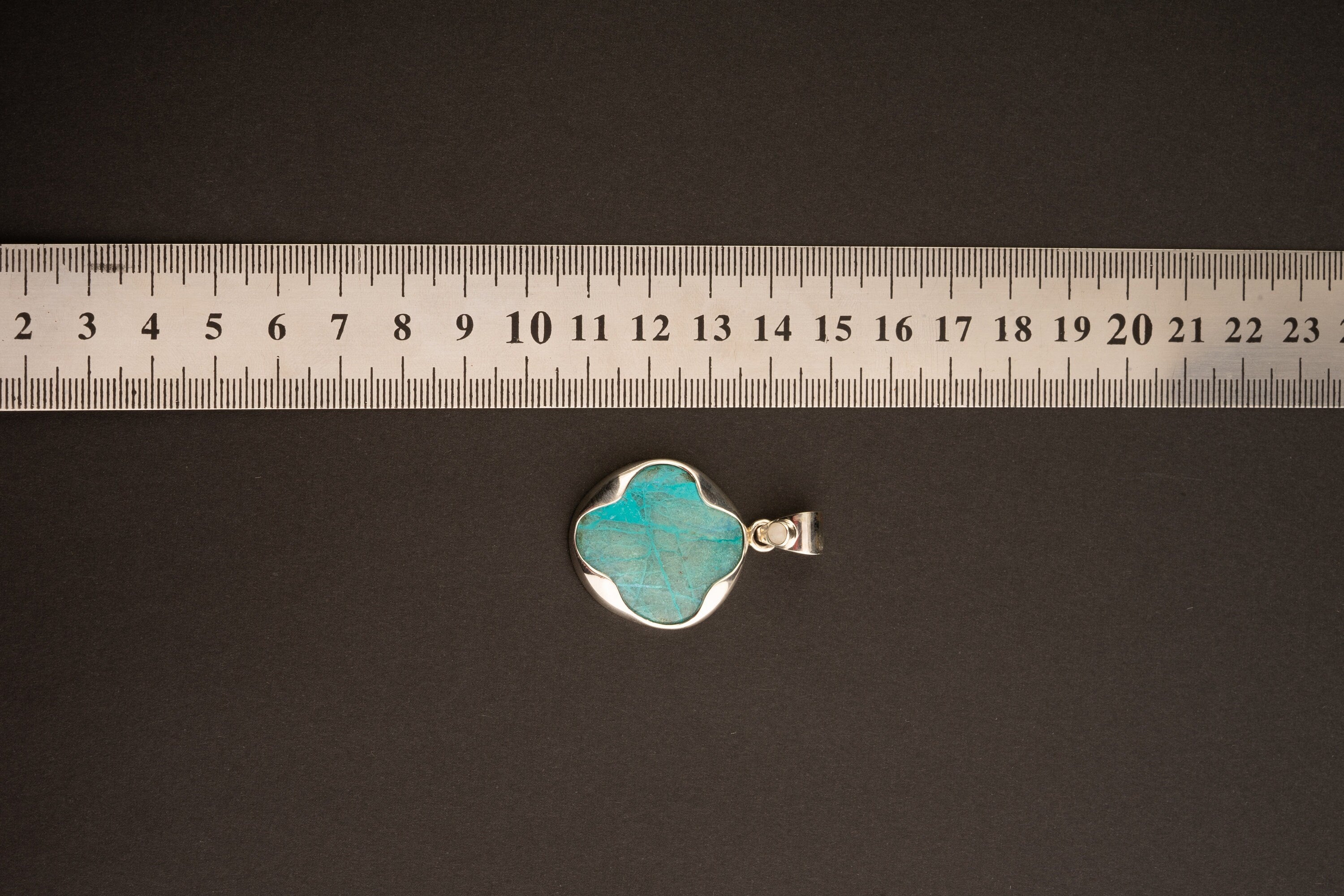 ONEe Rare exquisite Gem Silica Chrysocolla crowned with Moonstone - Crystal Pendant - 925 Sterling Silver - rounded Bezel open-back set