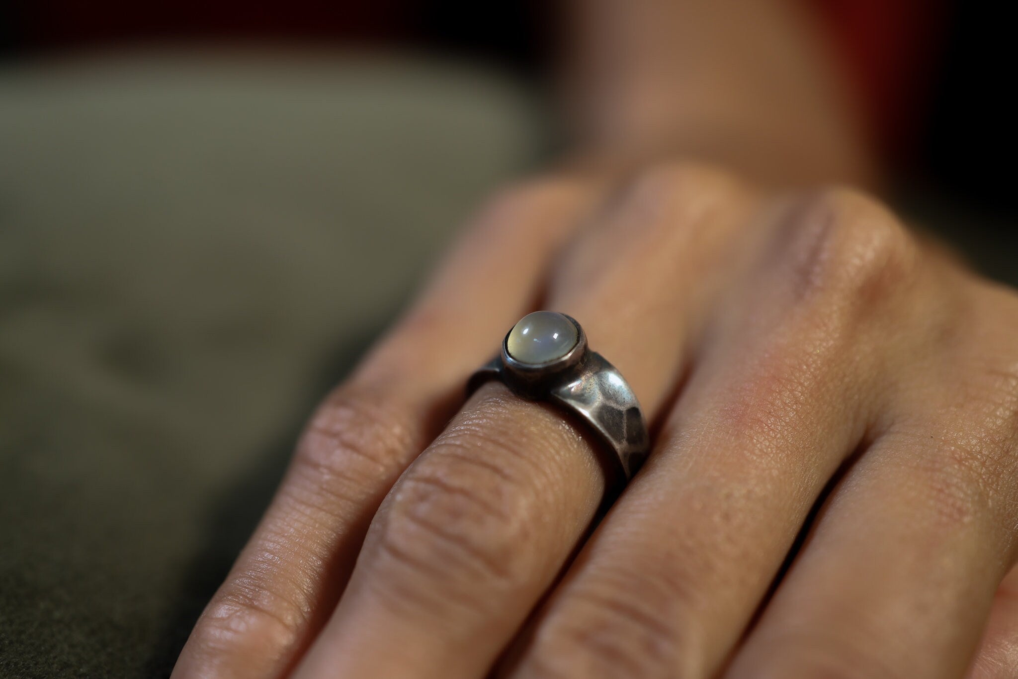 Beautiful Cats eye Moonstone - Solid 925 Sterling Silver Ring - Hammer Textured & Oxidised No. 1
