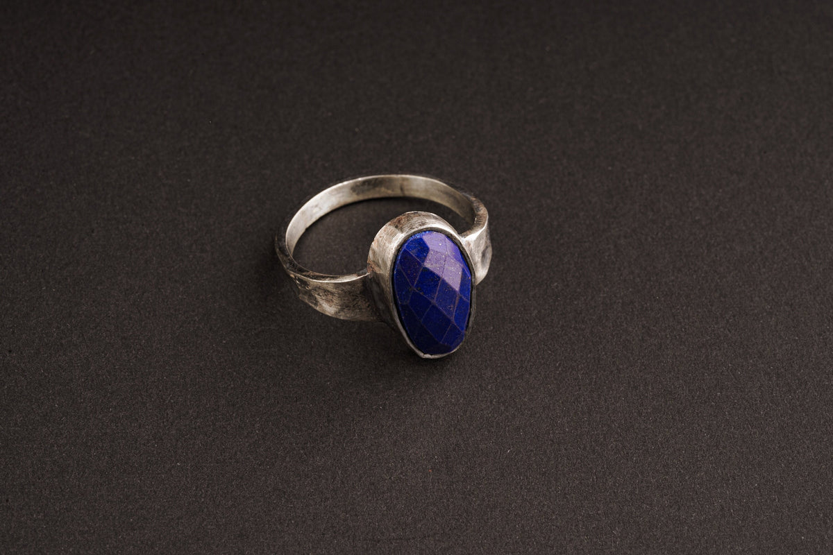 Faceted Lapis Lazuli Cabochon - Large ( Men's ) - Size 12 1/2 US - 925 Sterling Silver - Hammer Textured Oxidised