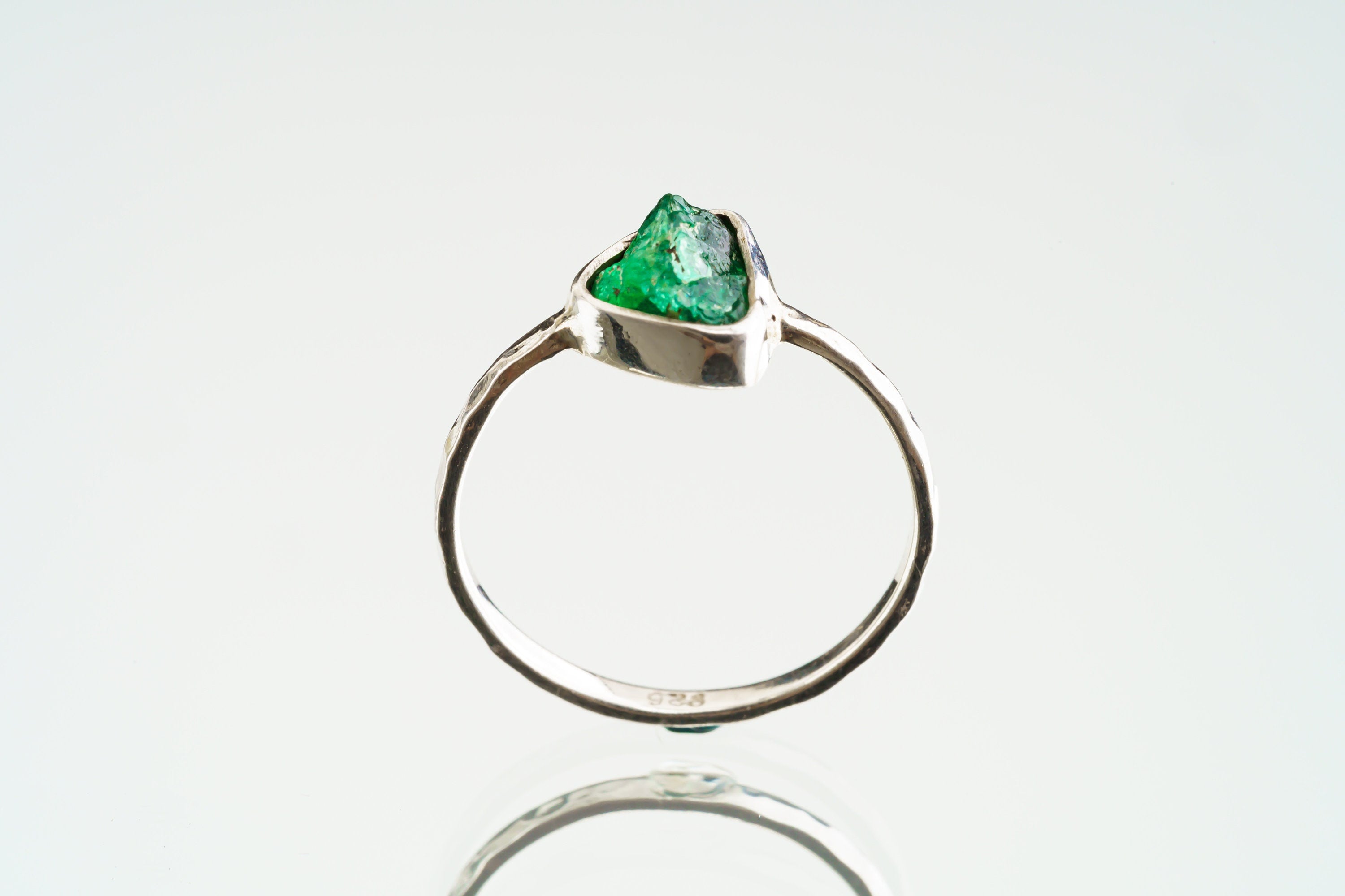 Gemmy Australian Fossicked rough Emerald - Stack Crystal Ring - Size 5 1/2 US - 925 Sterling Silver - Thin Band Hammer Textured