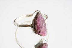 Pink gem Tourmaline Rubellite - Stack Crystal Ring - Size 6 1/4 US - 925 Sterling Silver - Thin Band Hammer Textured