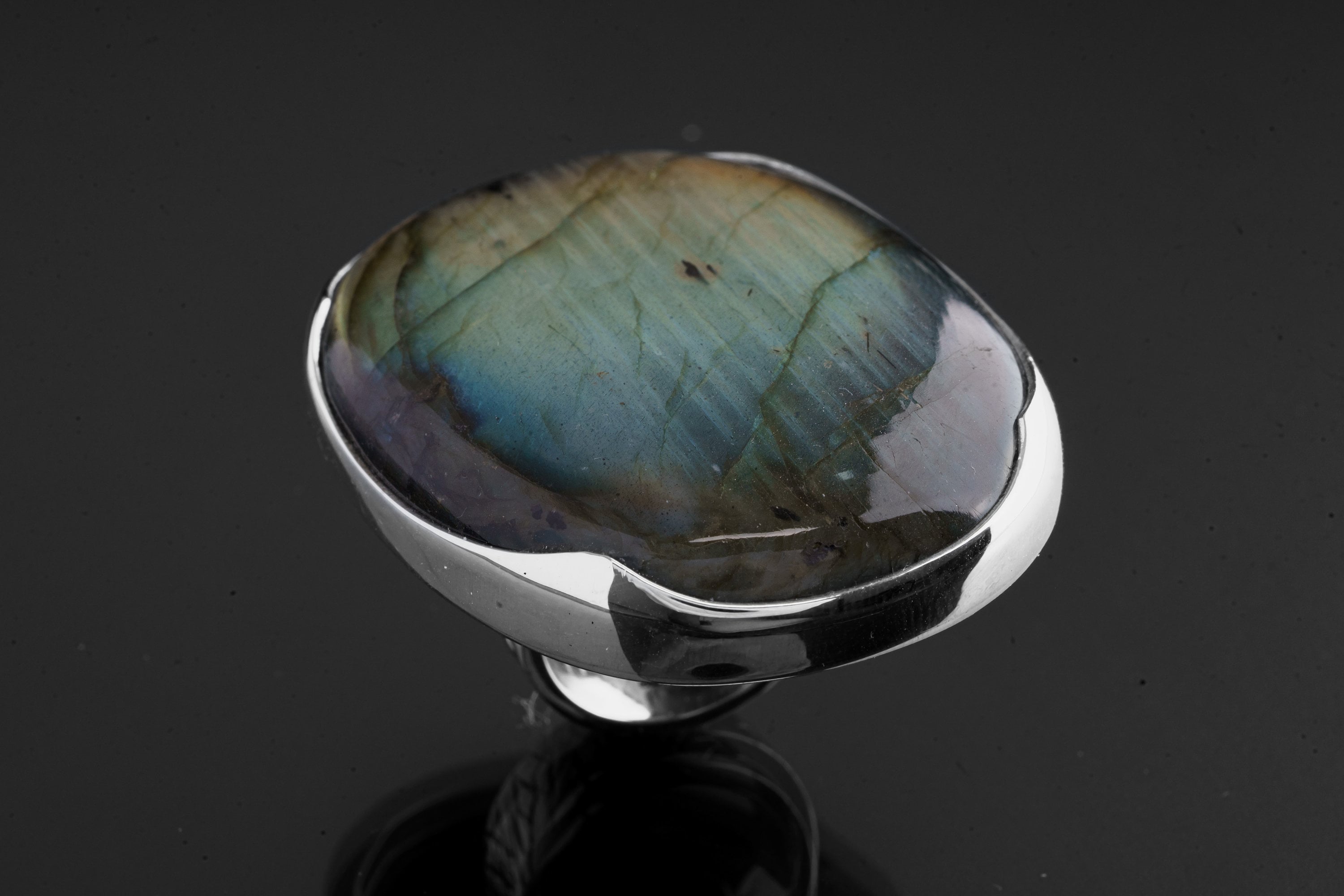 Big AAA Rainbow Labradorite Oval - 925 Sterling Silver - Heavy Set Adjustable Textured Ring - Size 5-10 US