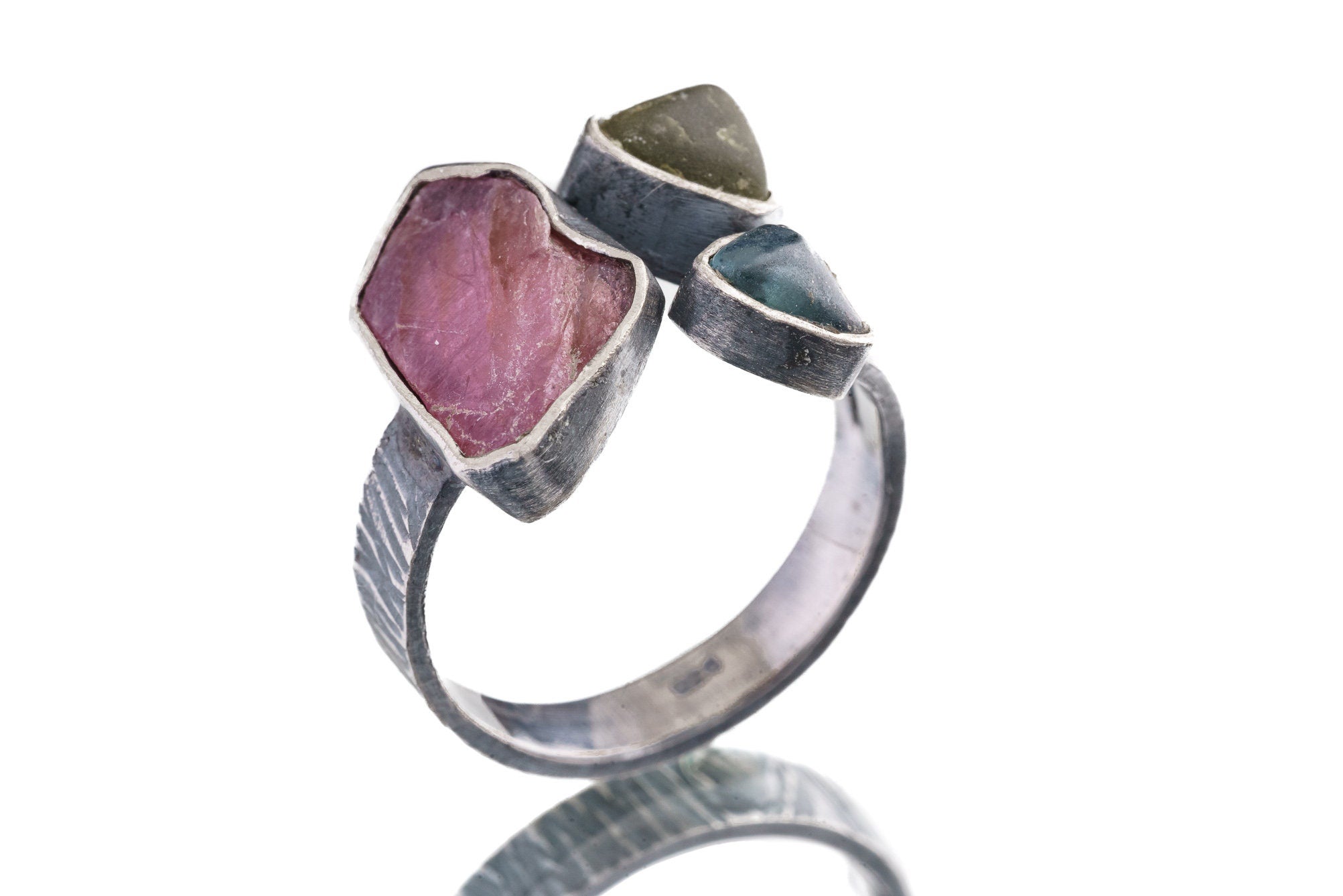 Raw Gem Ruby, Saphire & Peridot - 925 Sterling Silver - Multi Stone - Textured and oxidised - Open Ring Band - Adjustable US 6 - 10 - NO/2