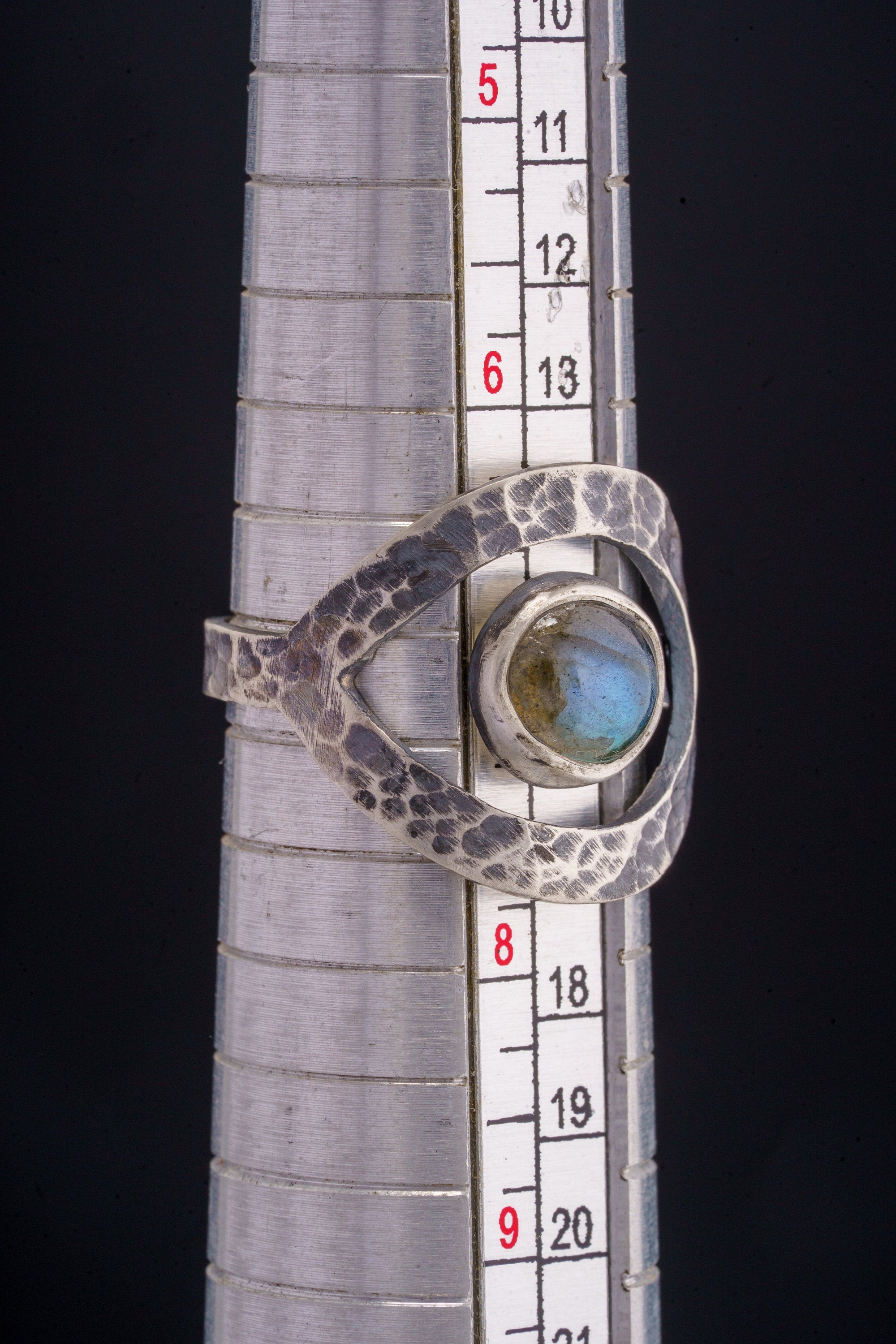 Round Rainbow Labradorite - 925 Sterling Silver - Heavy Set Adjustable Loop Ring - Hammer Textured - Size 5-9 US - NO/16