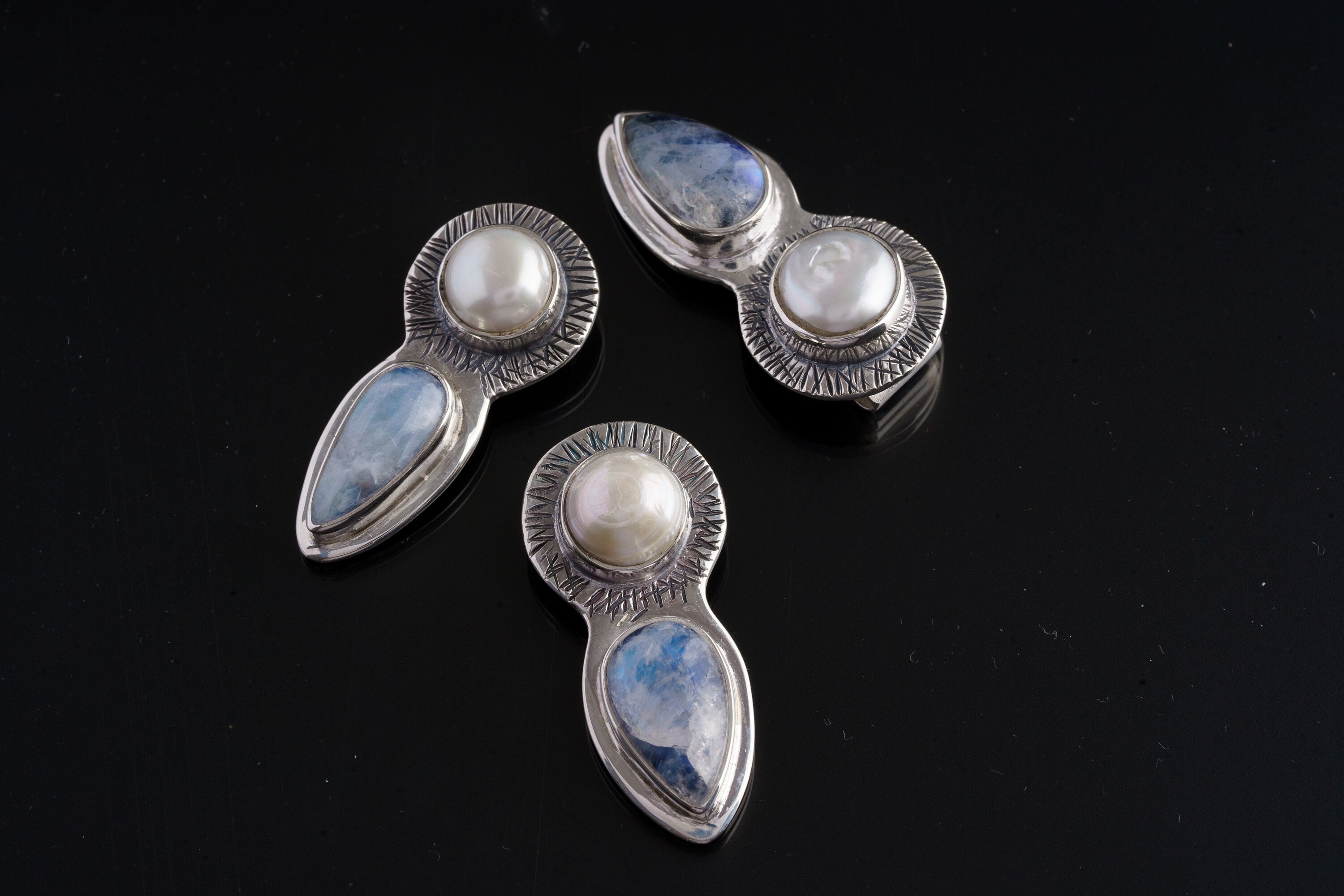 Elegant Venus Figurine Pendant with Blue Moonstone and South Sea Pearl - Stack Pendant - Textured 925 Sterling Silver