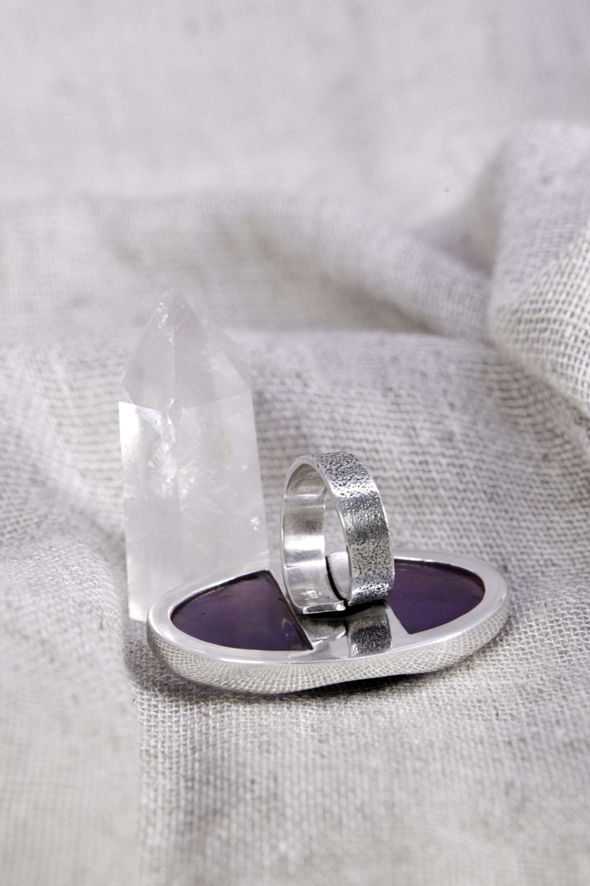 A Sturdy Veil of Elegance and Mystique: Adjustable Sterling Silver Ring with Amethyst Oval - Unisex - Size 5-12 US - NO/02