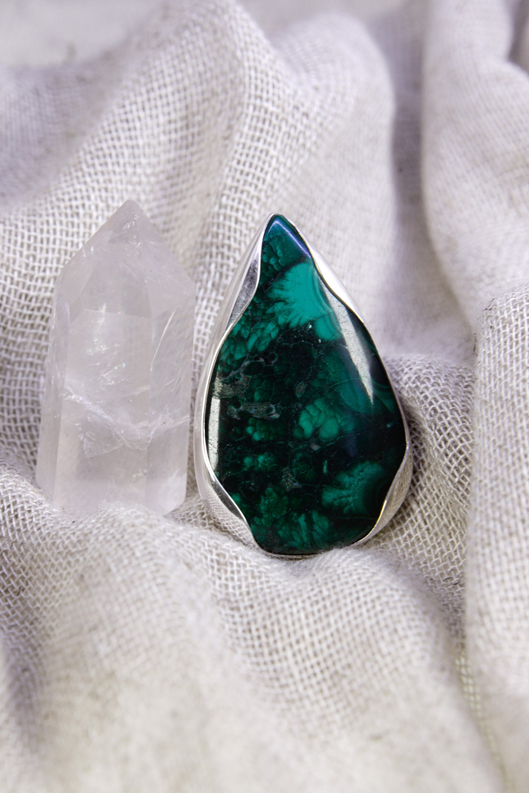 A Sturdy Embrace of Earthly Resonance: Adjustable Sterling Silver Ring with Teardrop Malachite - Unisex - Size 5-12 US