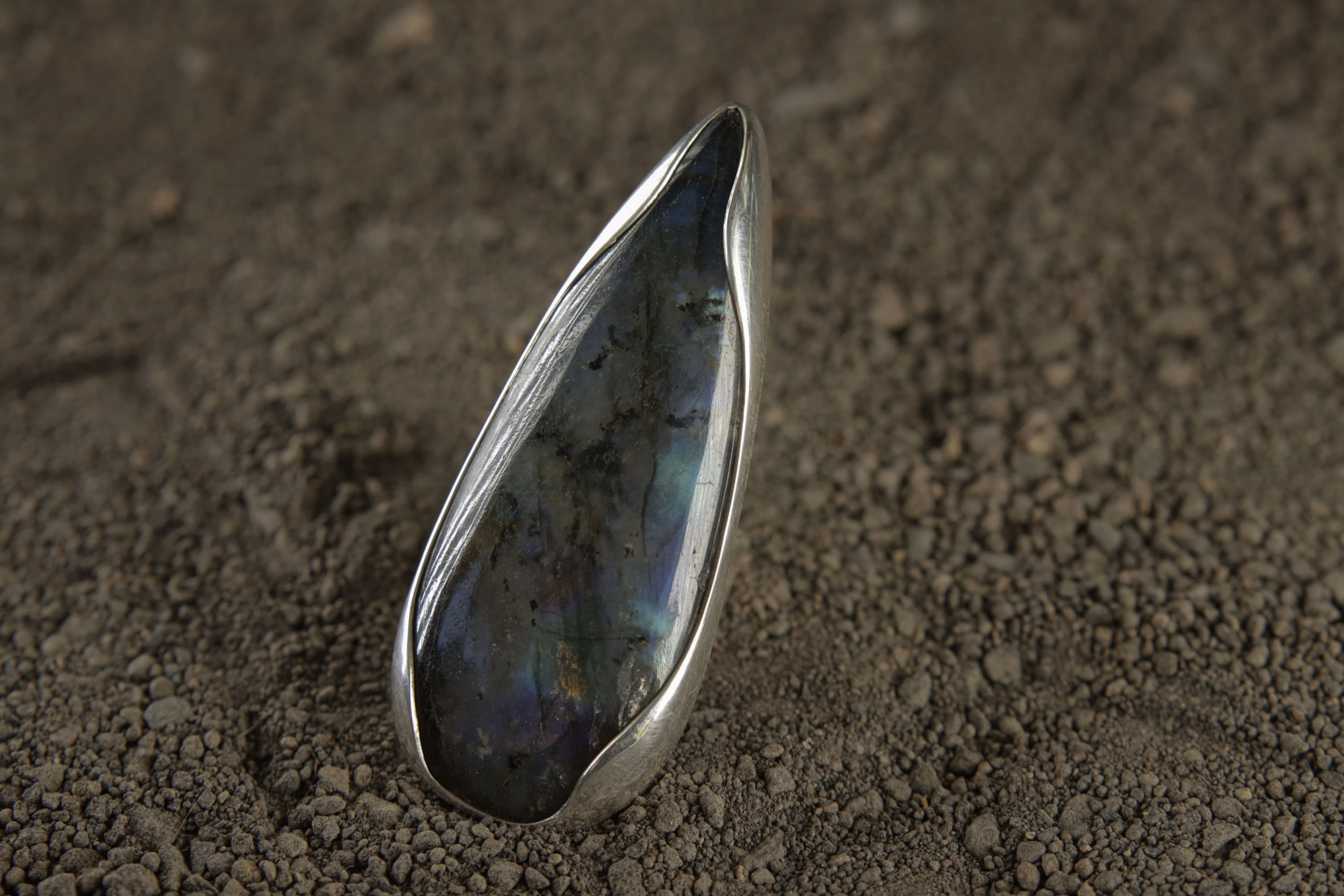 A Sturdy Embrace of Mystical Reflections: Adjustable Sterling Silver Ring with Teardrop Labradorite - Unisex - Size 5-12 US